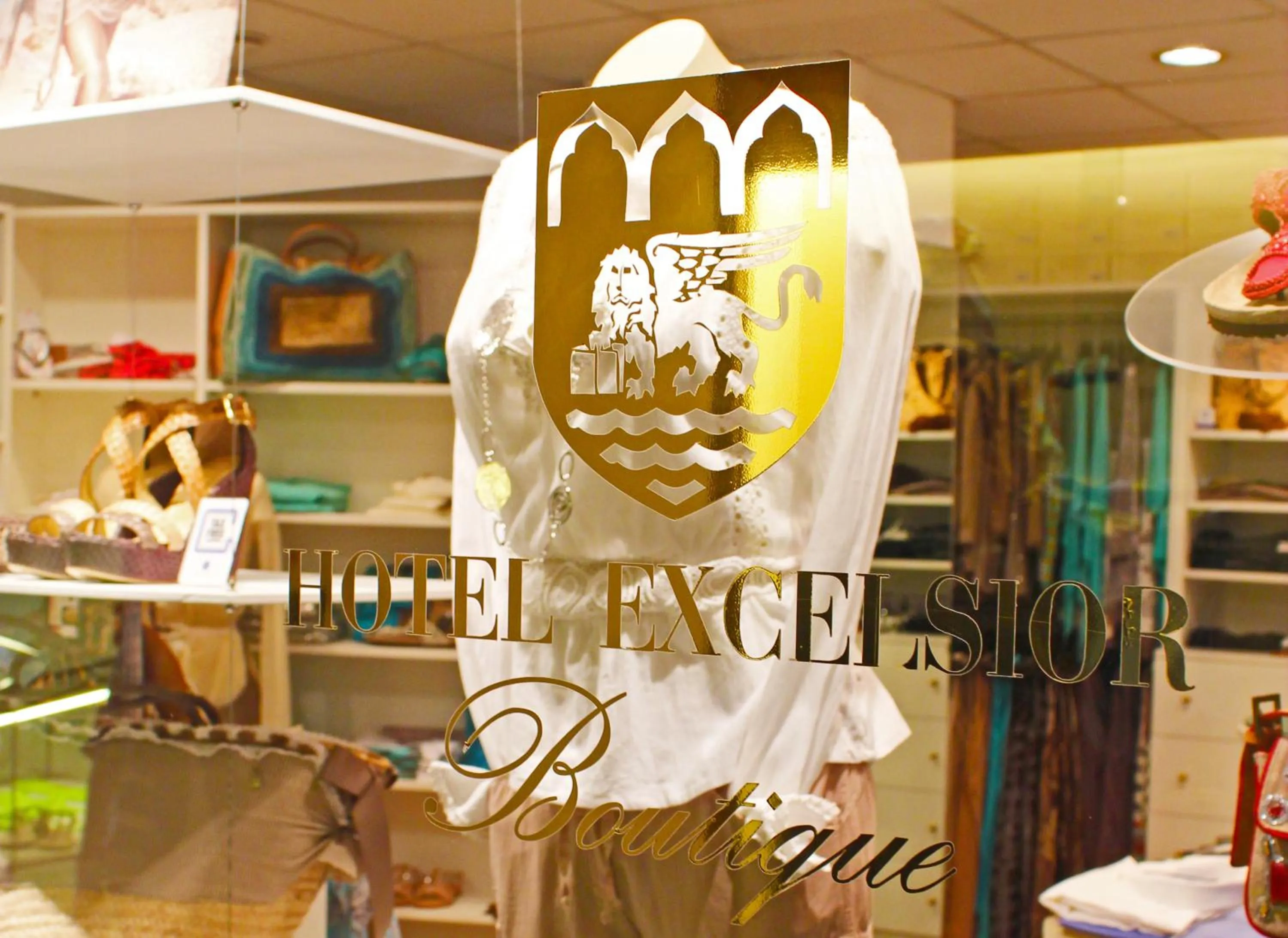 On-site shops in Hotel Excelsior Venice