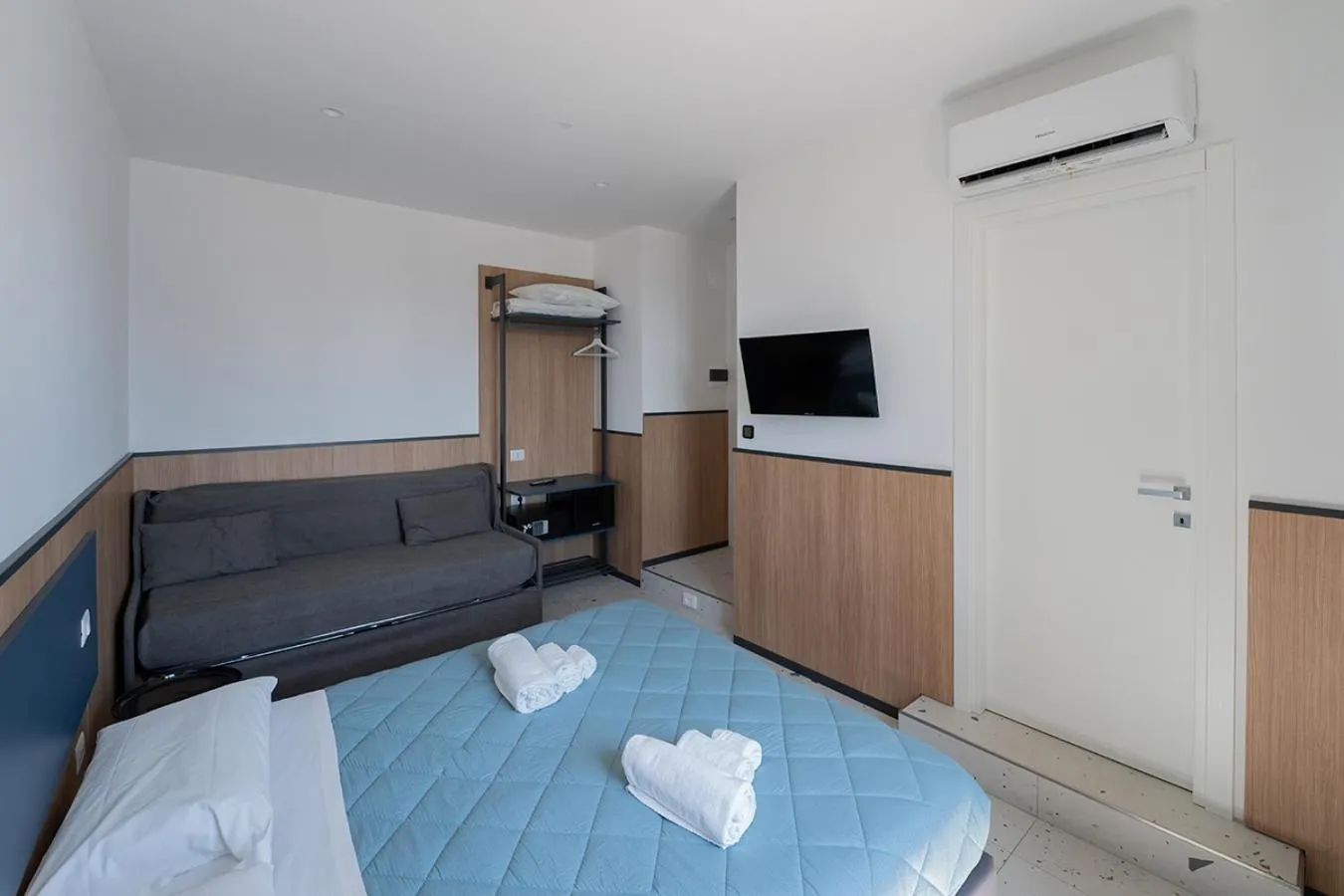 Bed in Mia Suites Hotel Bella Capri