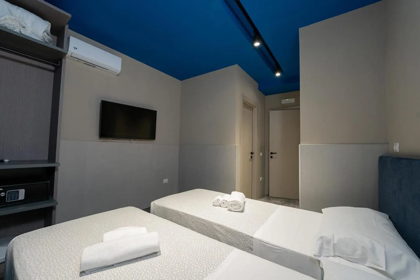 Bed in Mia Suites Hotel Bella Capri