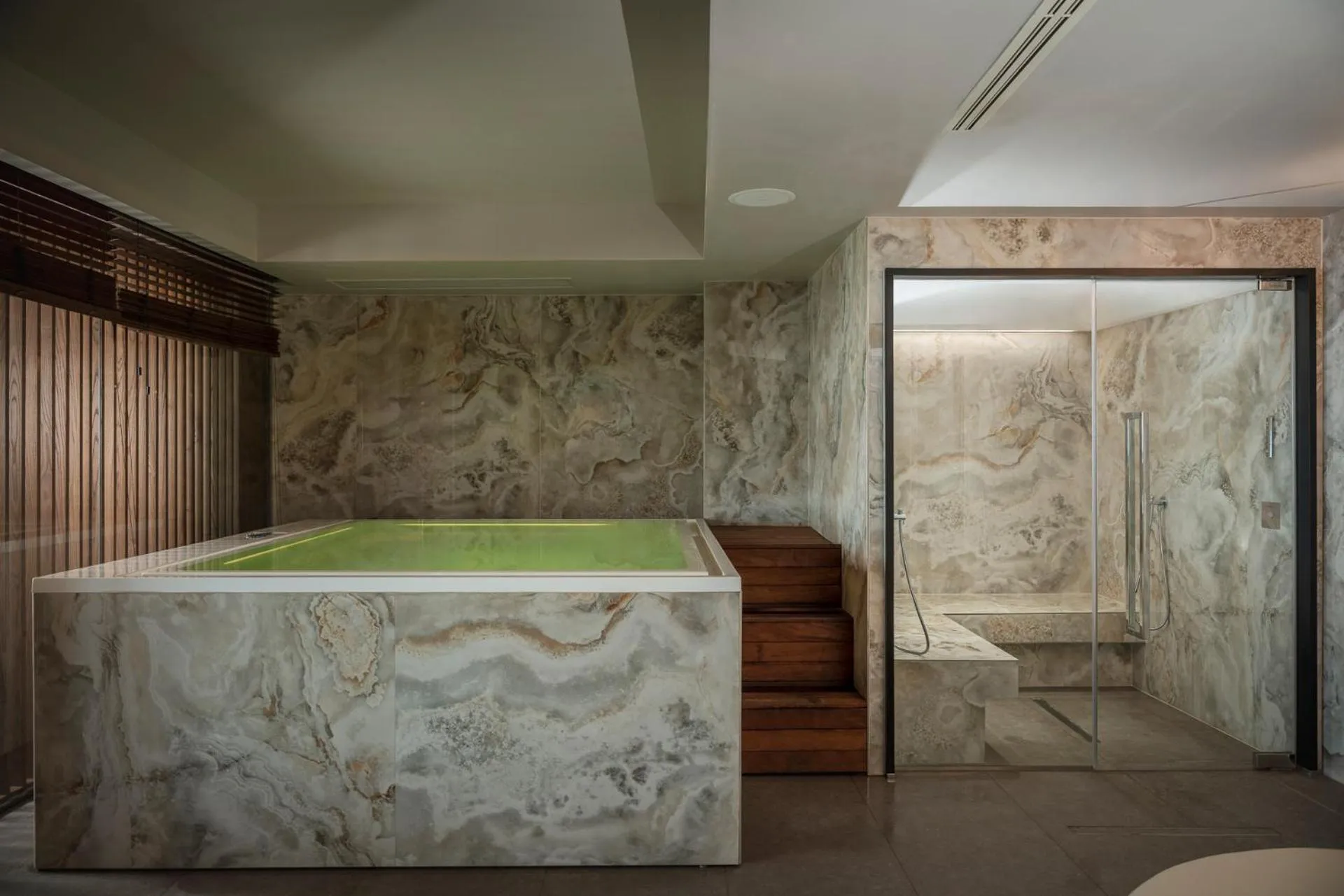 Hot Tub in Savoia Hotel Rimini