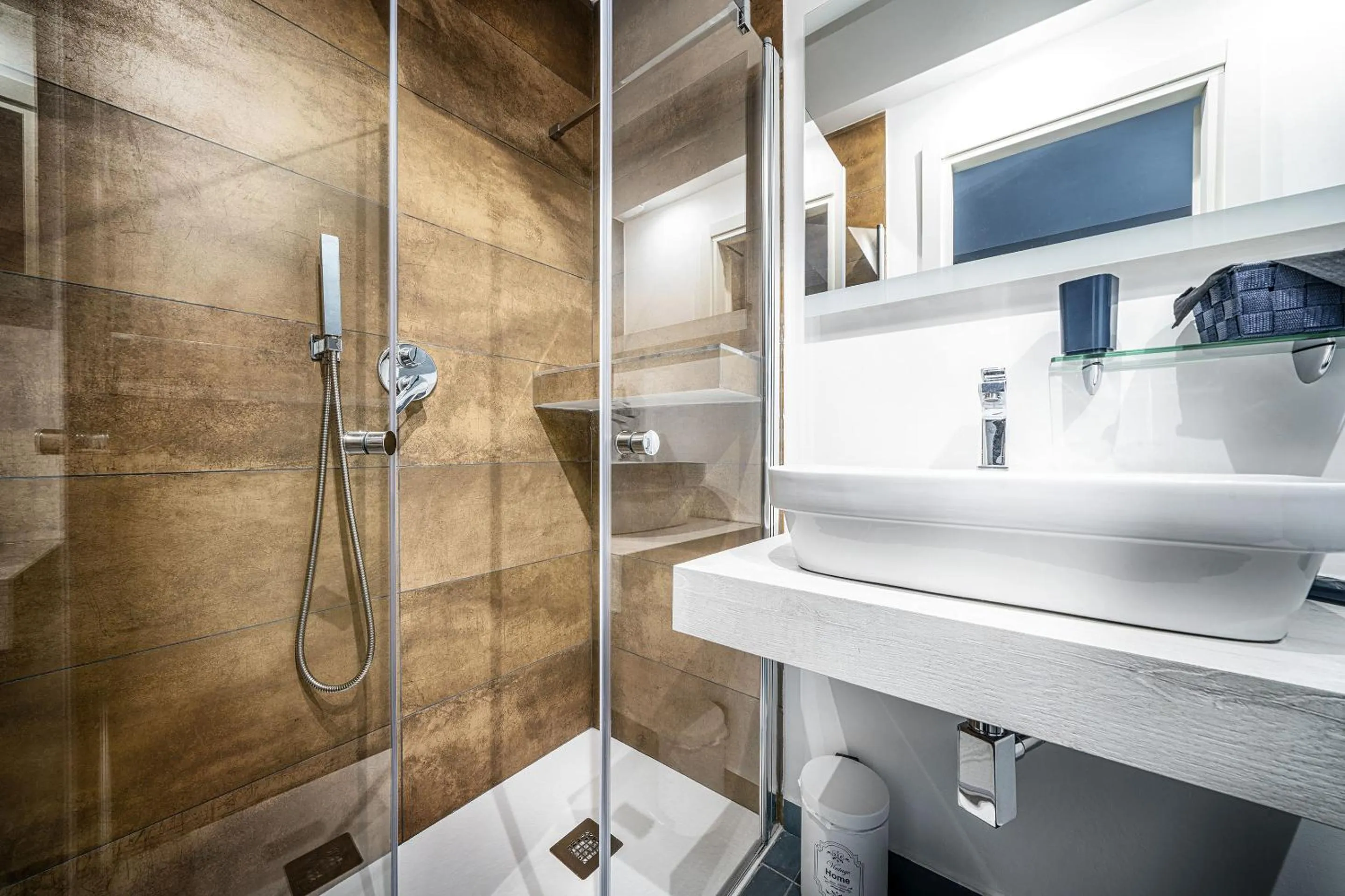 Bathroom in Suite Blue Style