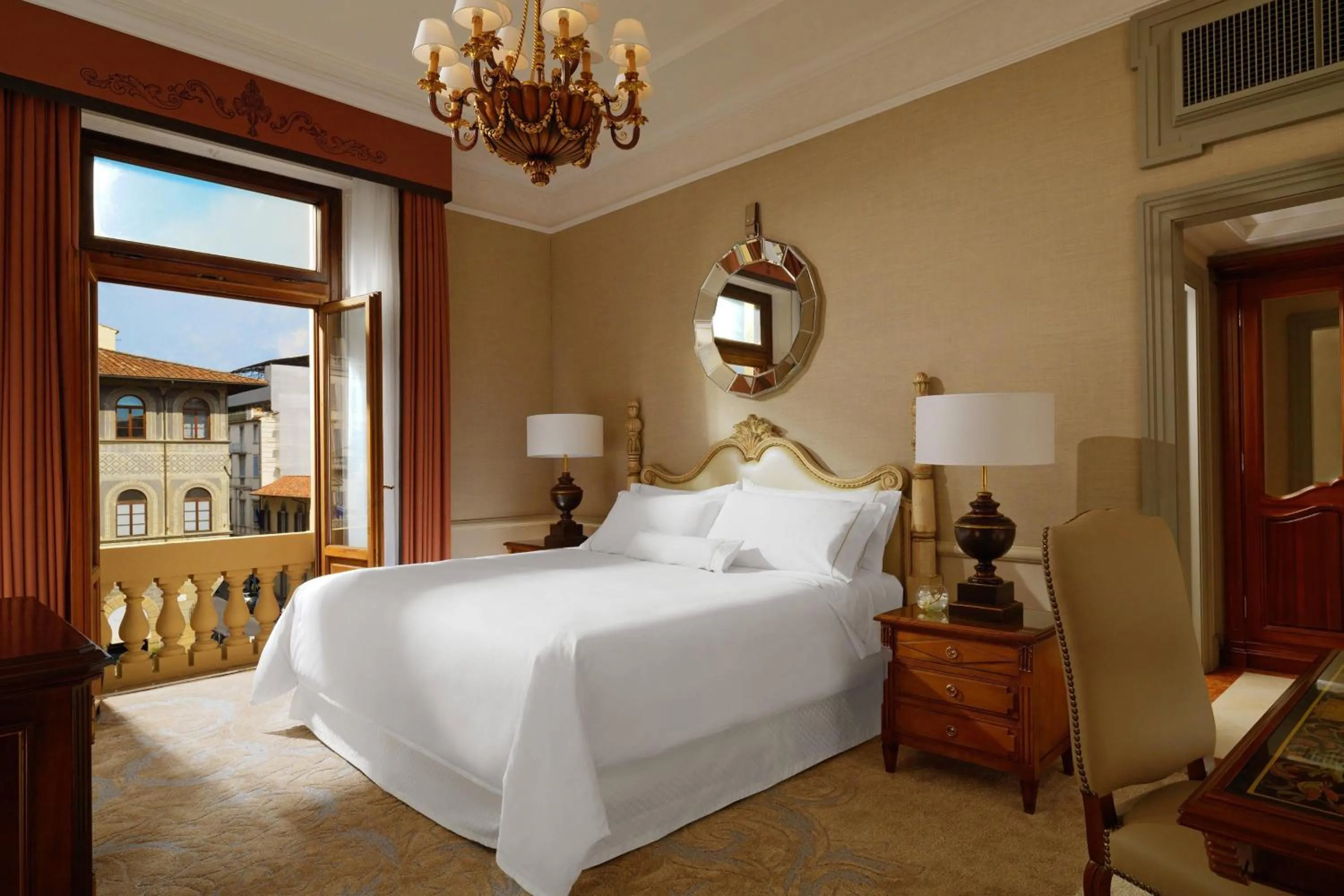 Deluxe, Guest room, 1 King in The Excelsior, a Luxury Collection Hotel, Florence