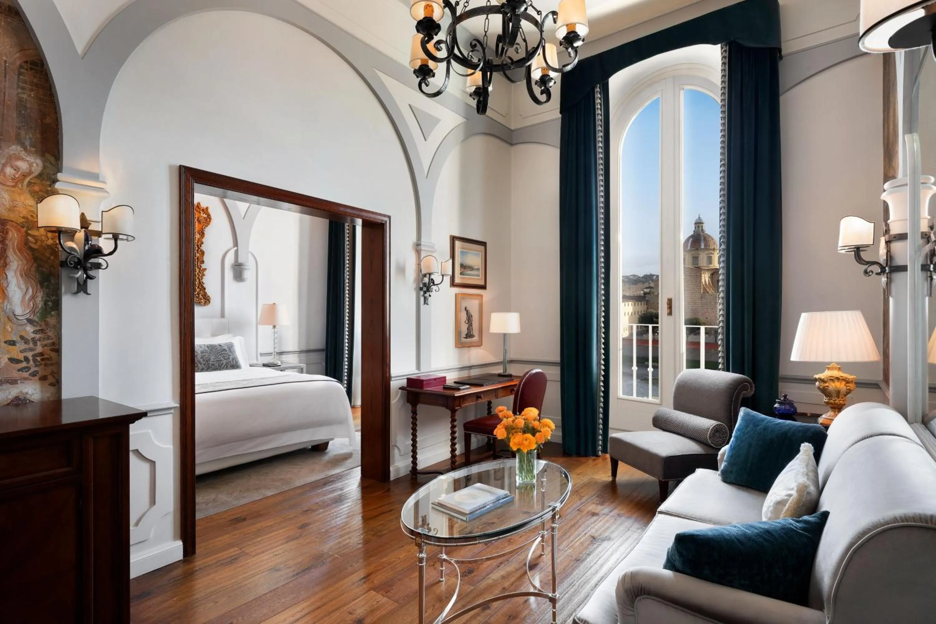 Photo of the whole room, Bed in The St. Regis Florence
