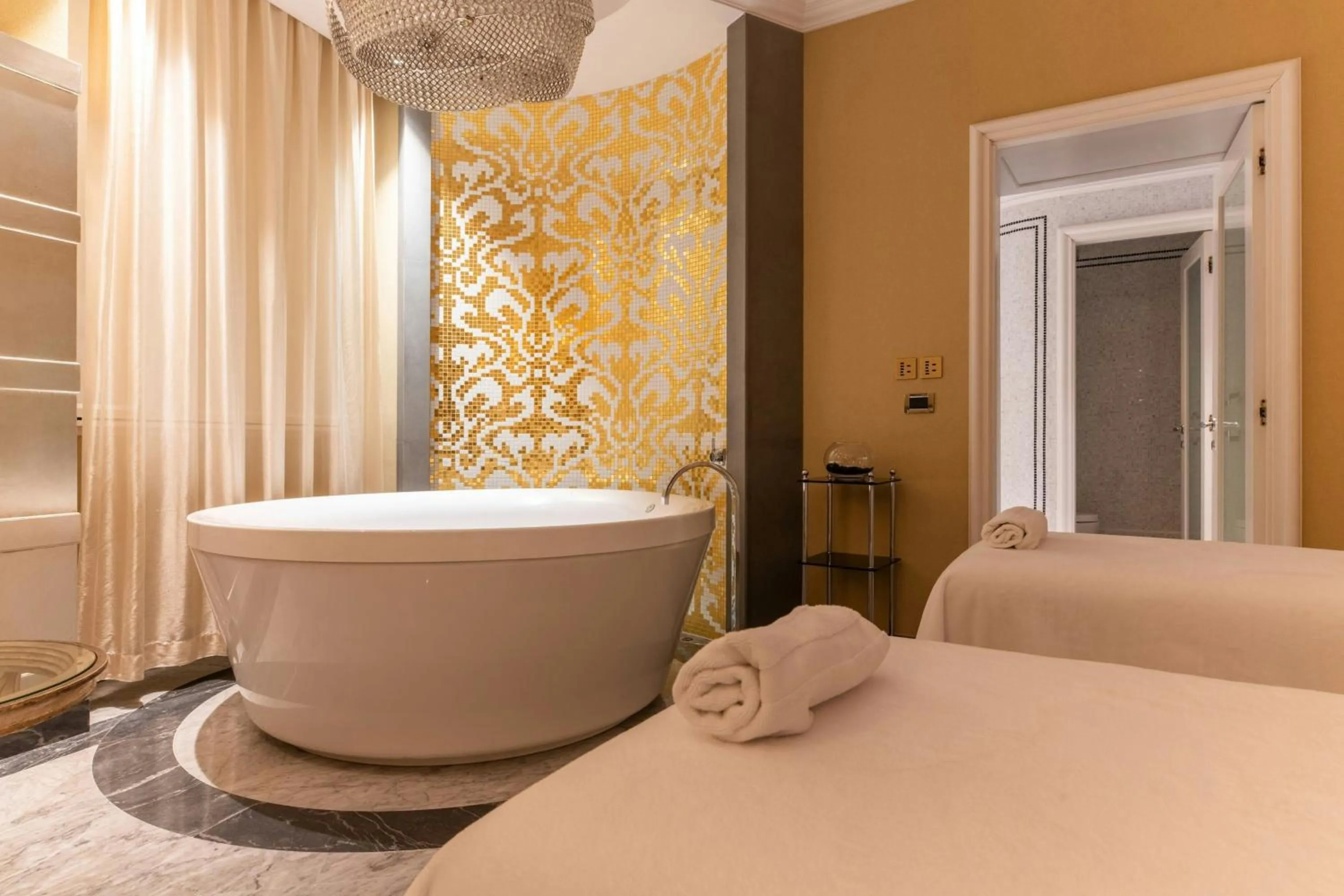 Spa and wellness centre/facilities, Bed in The St. Regis Florence