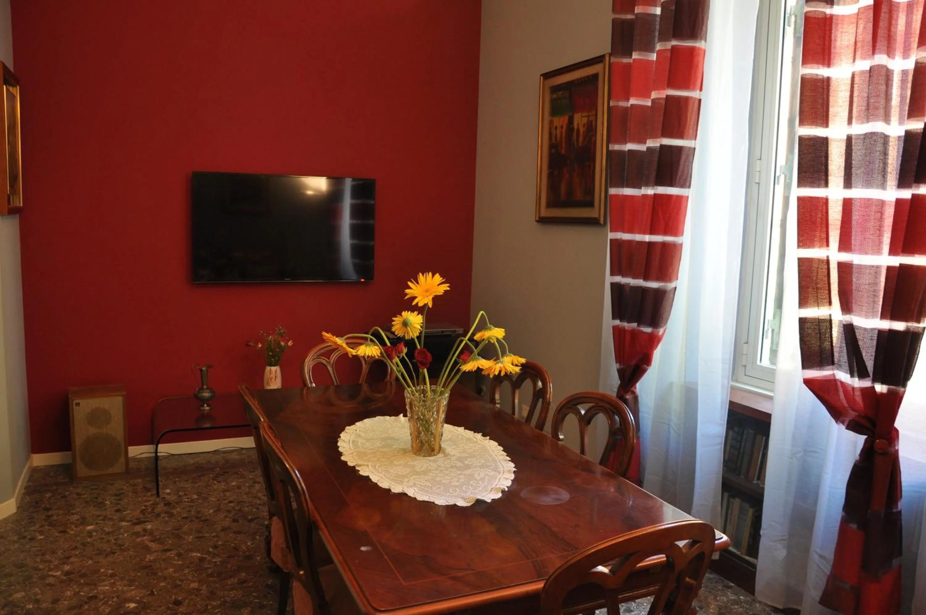 TV and multimedia in Maflava apartment