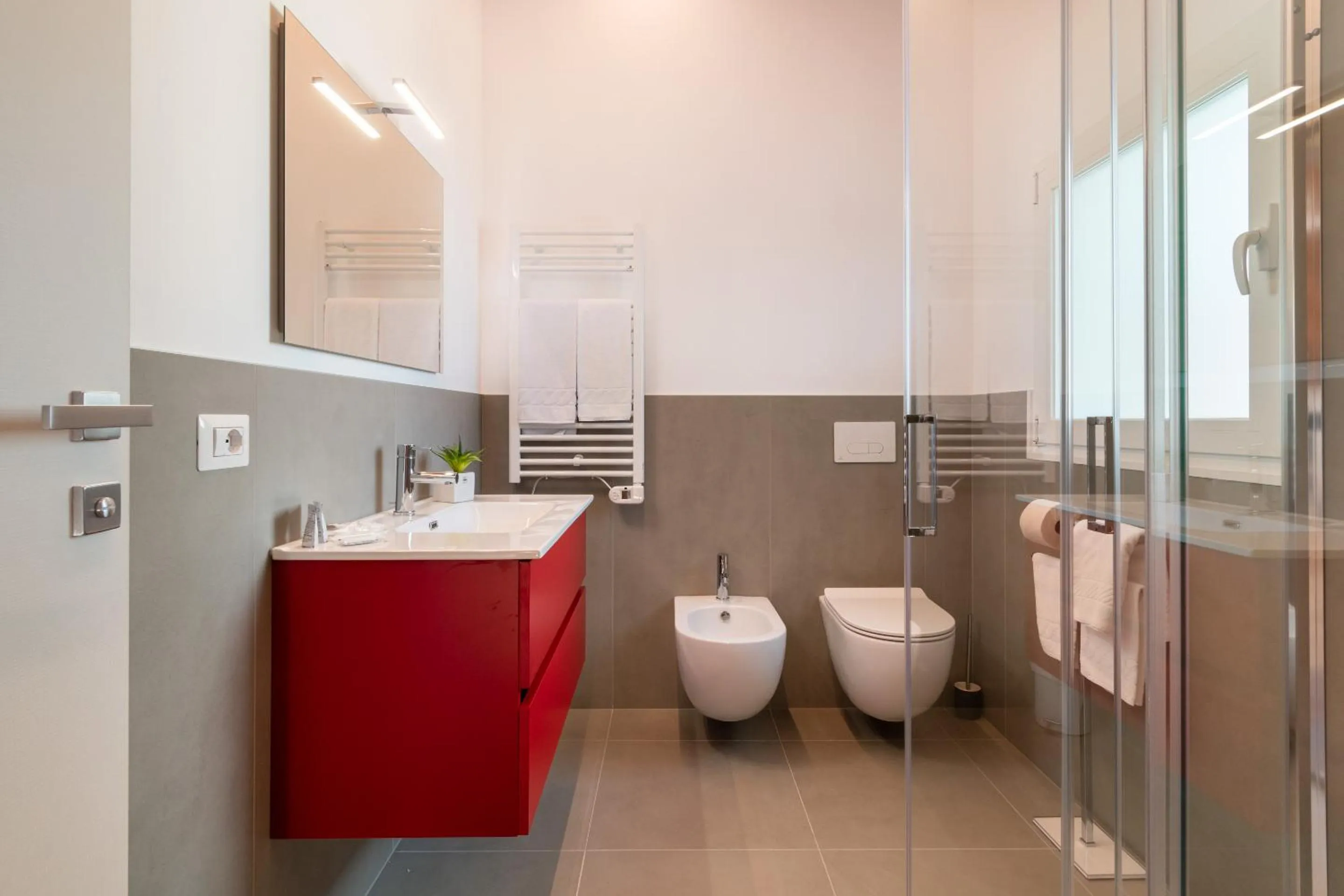 Shower in Superior Beach Aparthotel