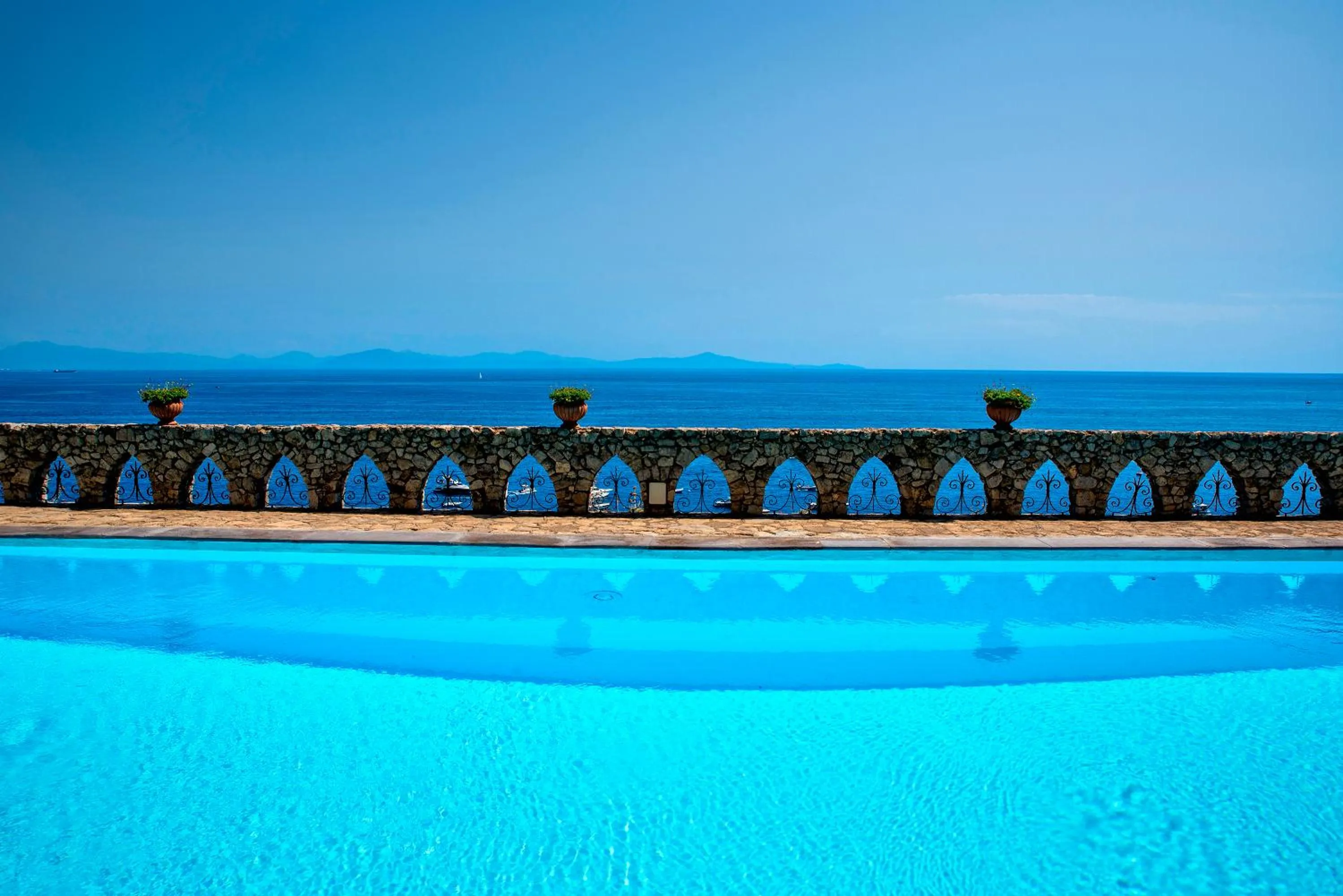 Pool view in Borgo Santandrea