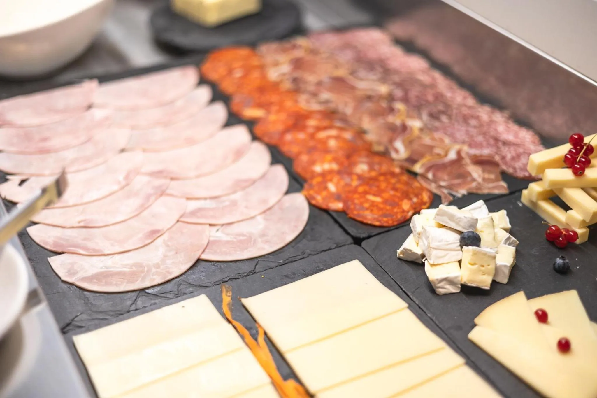 Buffet breakfast in Hotel Rheingerbe