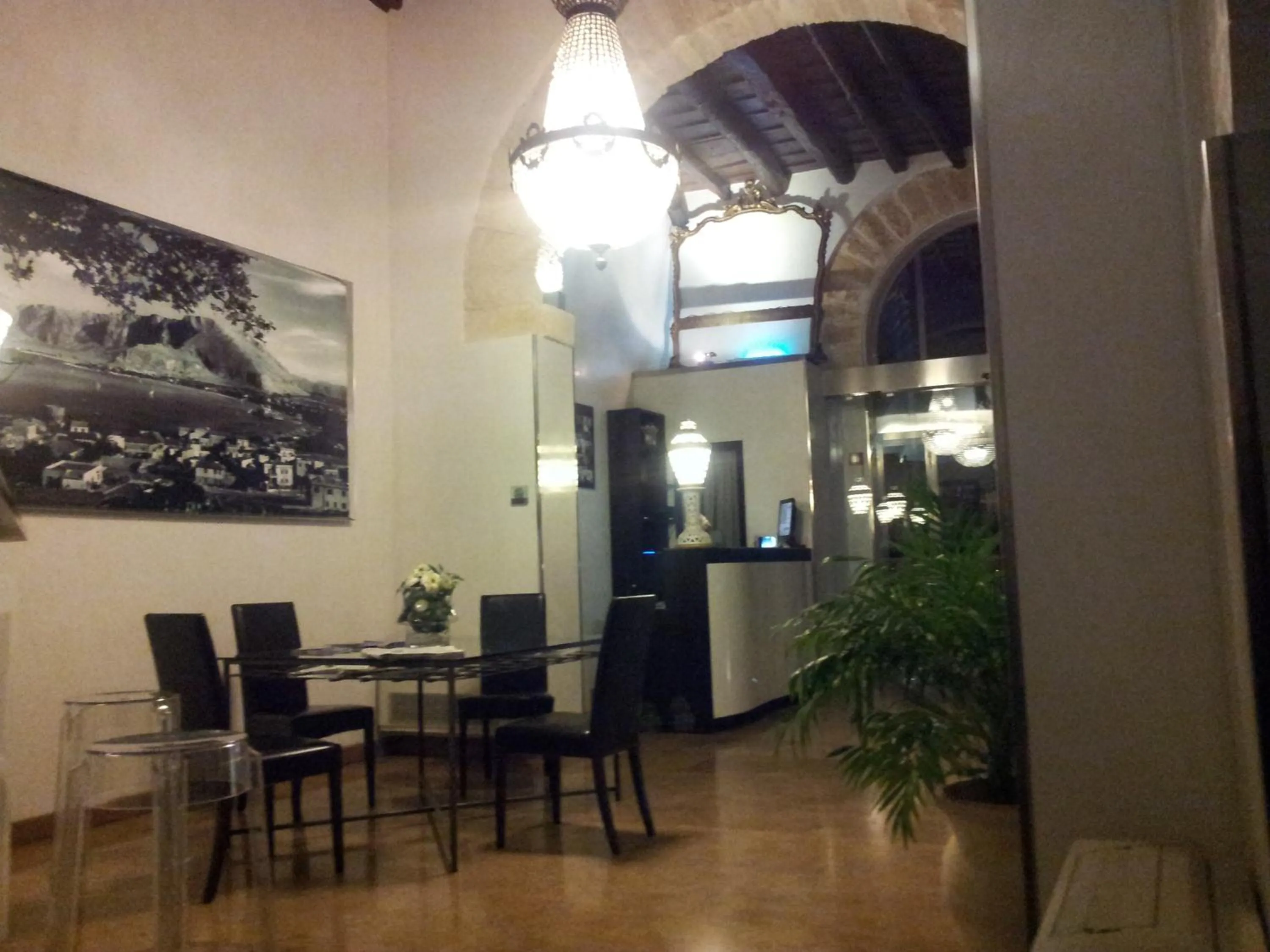Lobby or reception in Ucciardhome Hotel