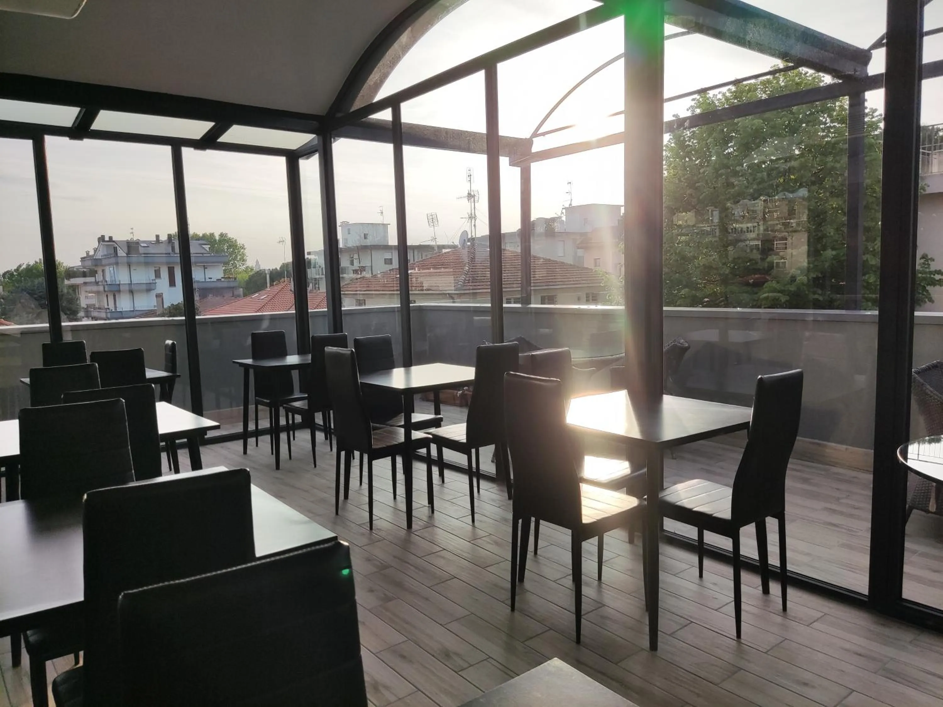 Breakfast in Hotel Memory