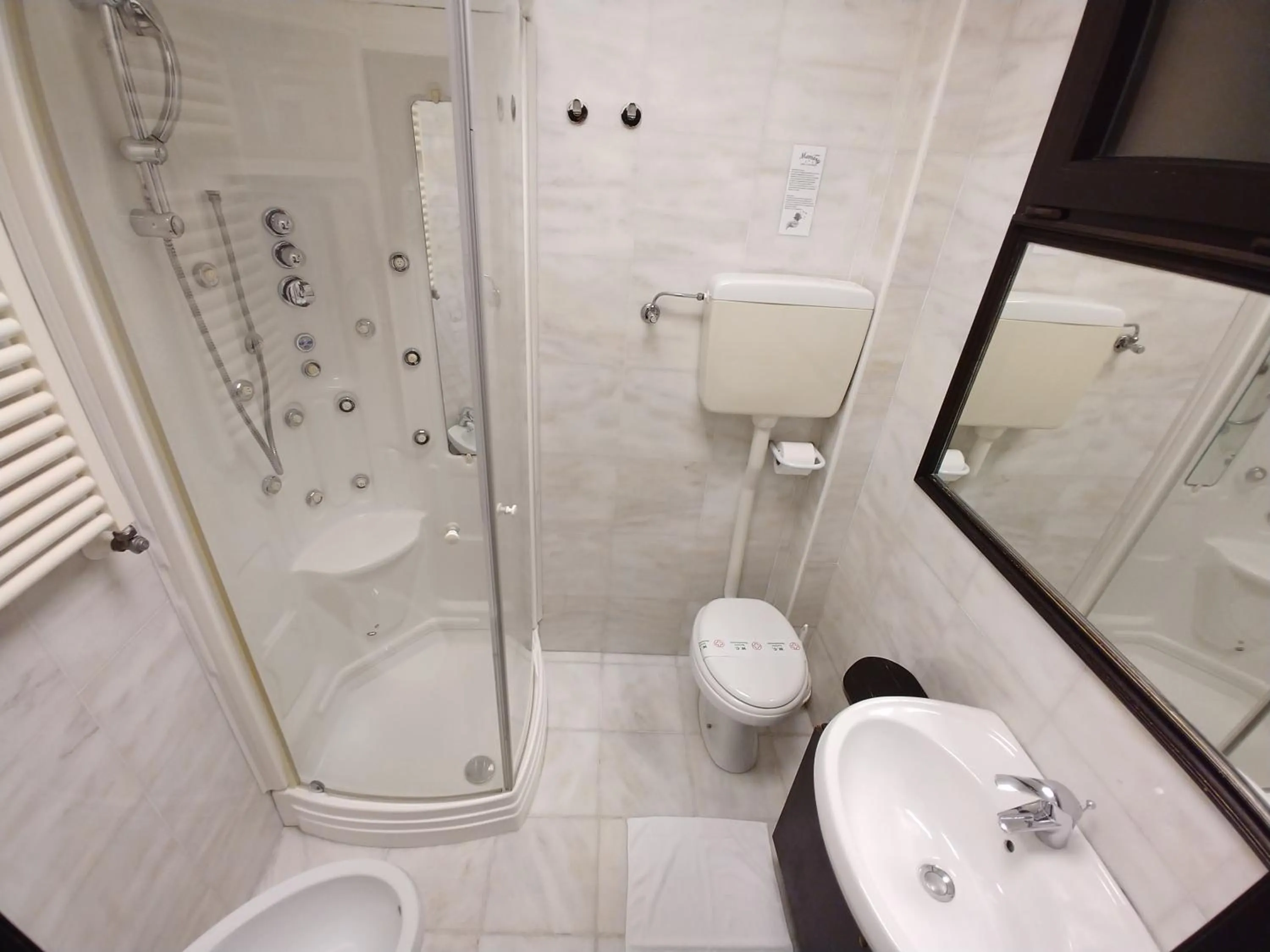 Shower in Hotel Memory