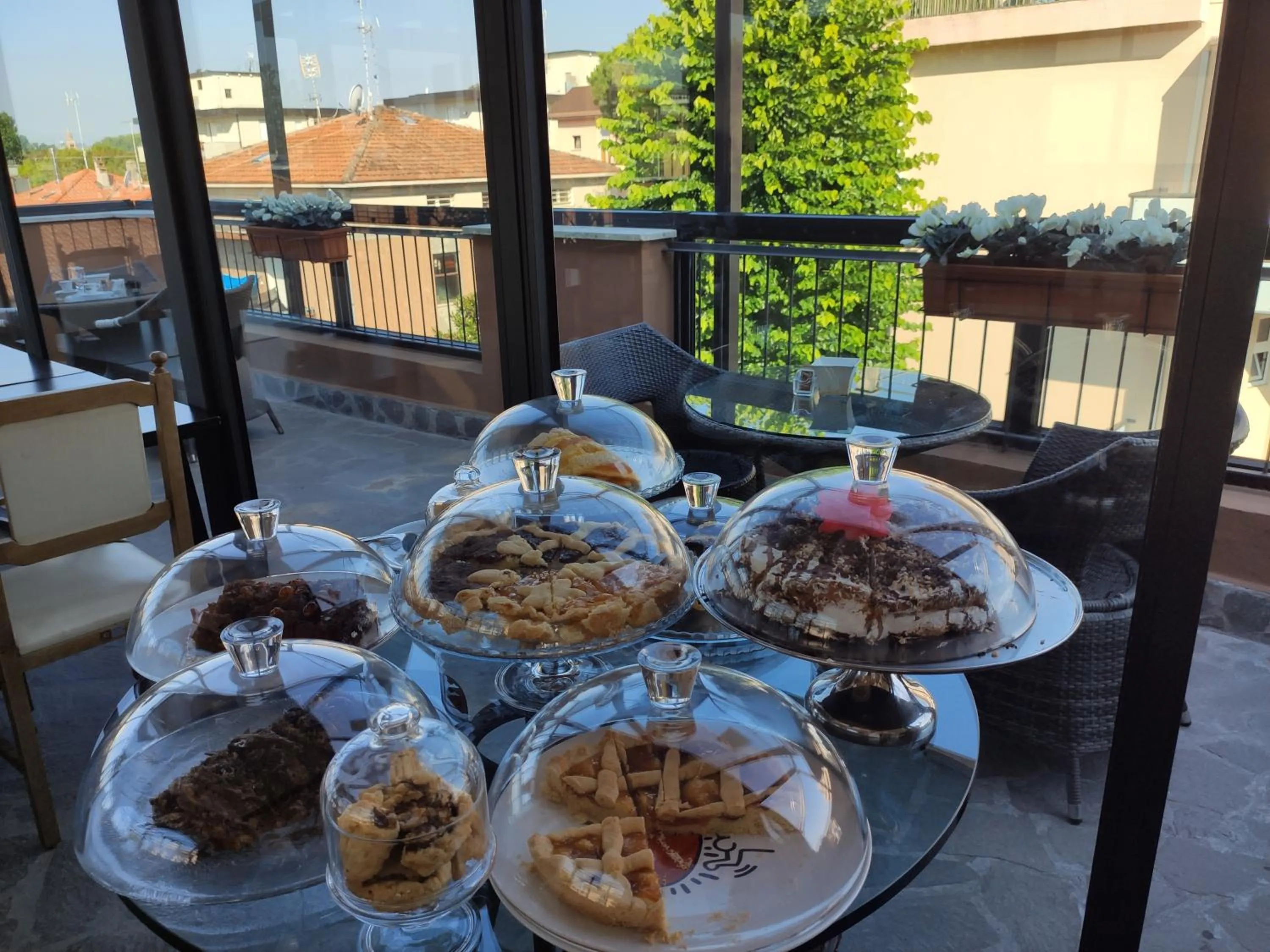 Breakfast in Hotel Memory