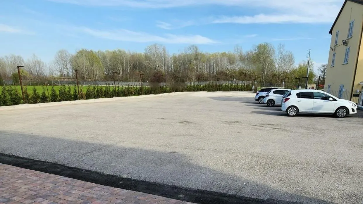 Parking in Bleis Hotel