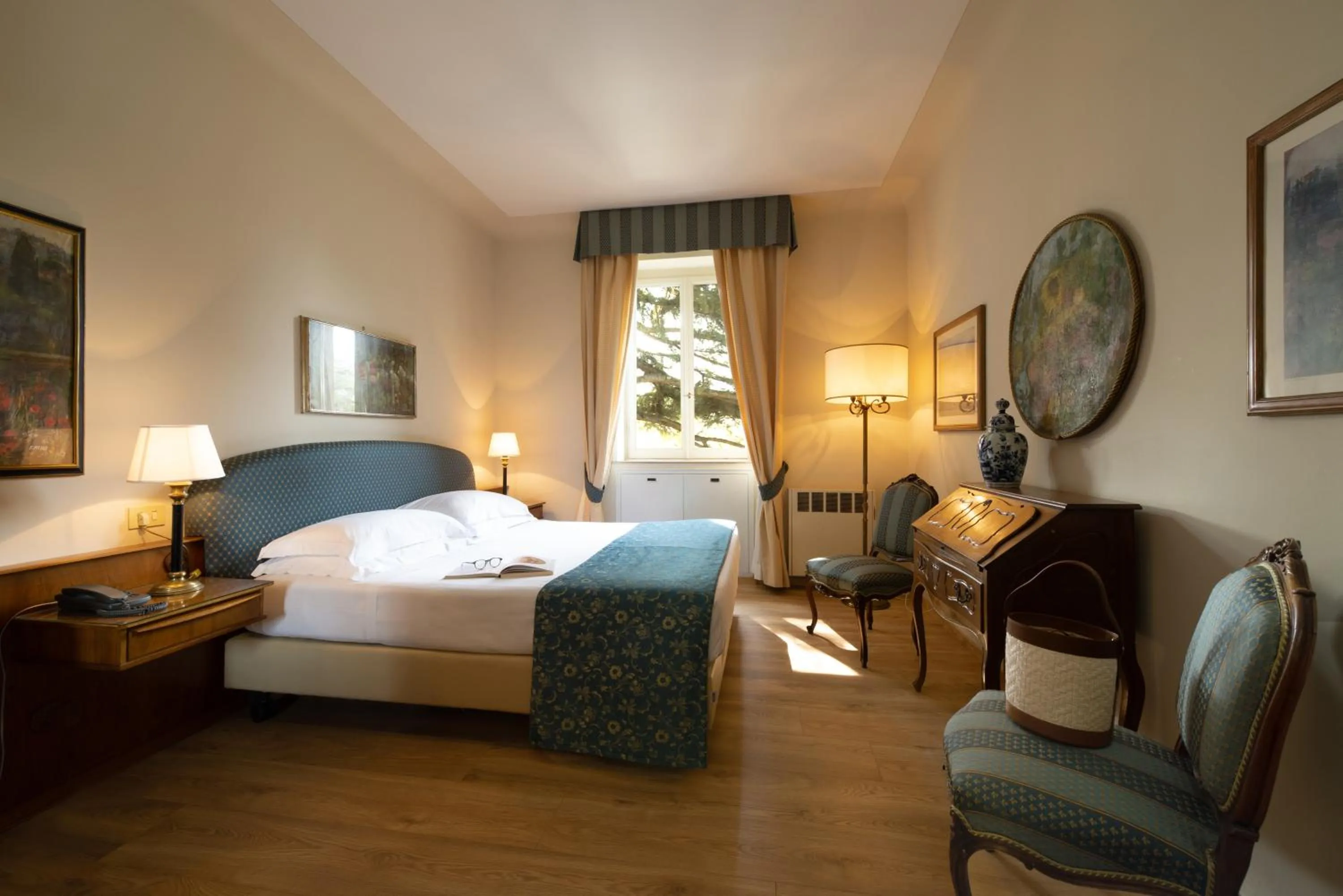 Bedroom, Bed in Park Palace Hotel