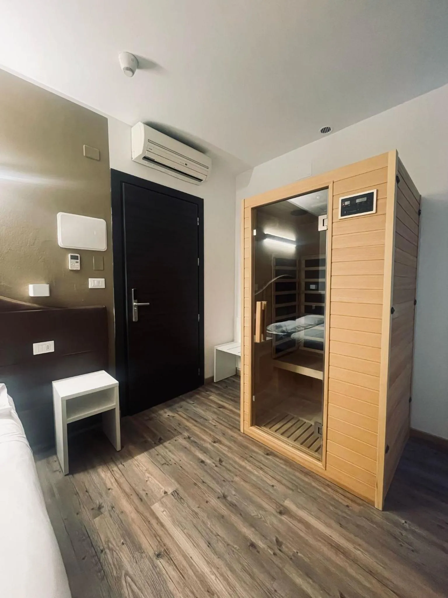 Sauna, Bed in Hotel Holiday- Alla Finestrella