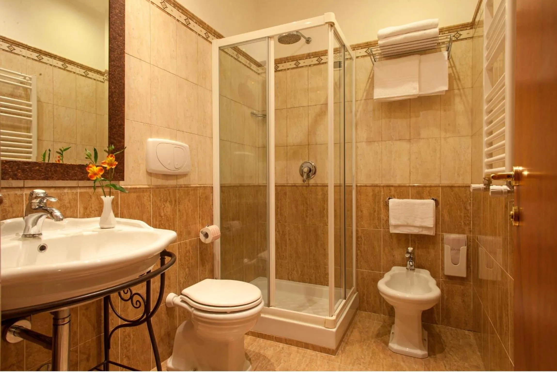 Bathroom in Hotel Piemonte