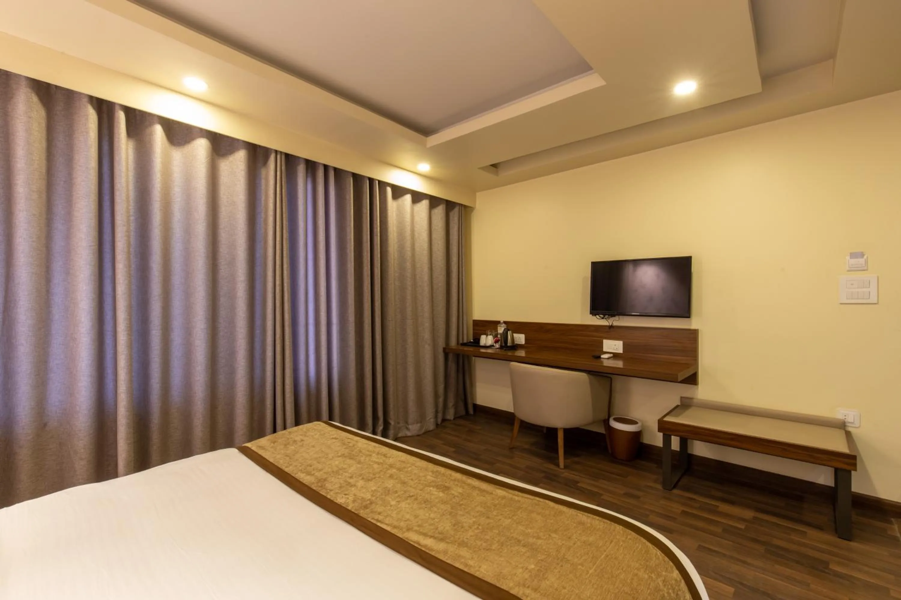 TV and multimedia, Bed in Gorakha Hotel