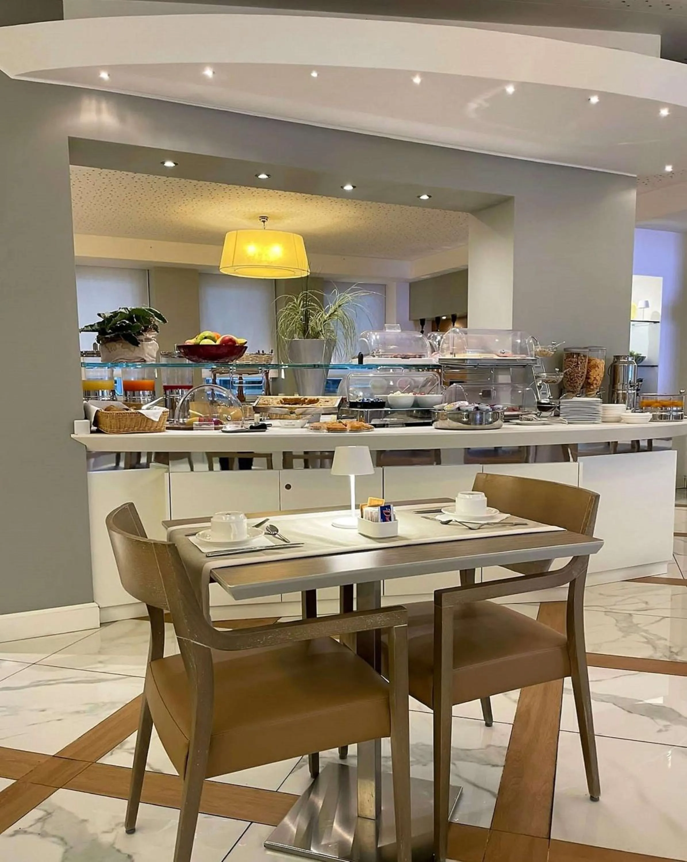 Restaurant/places to eat in Best Western Hotel City