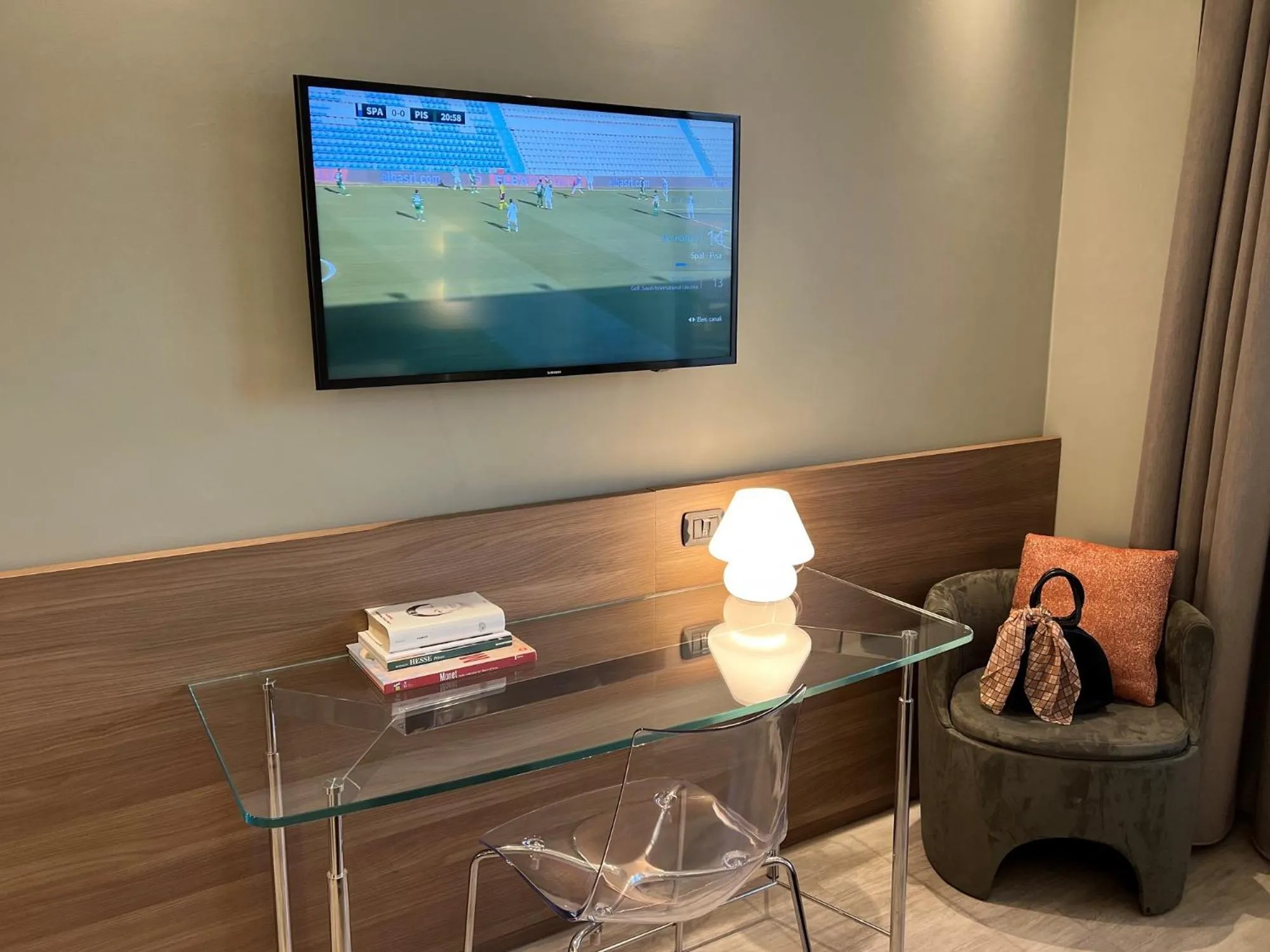 TV and multimedia in Best Western Hotel City