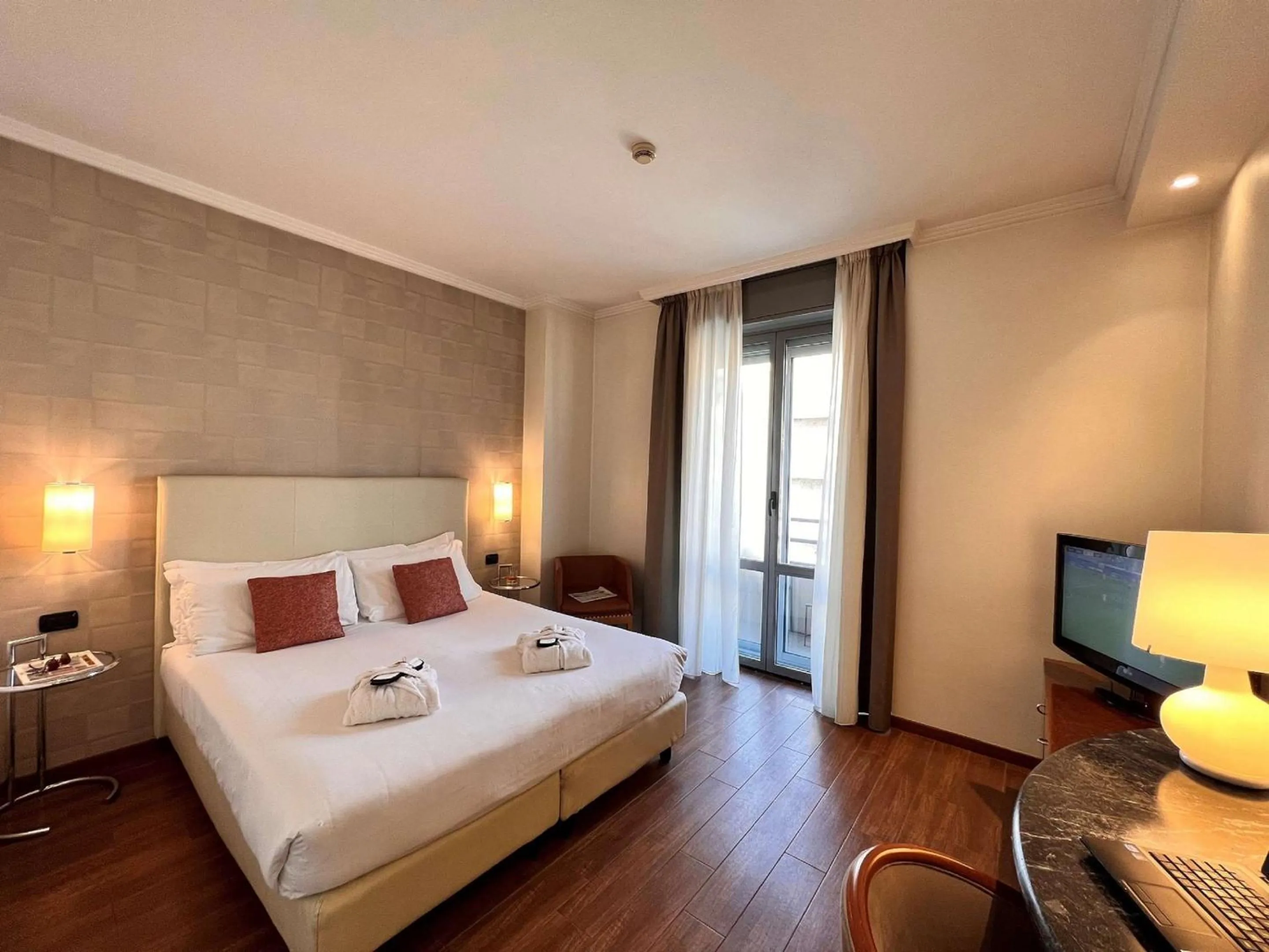 Photo of the whole room, Bed in Best Western Hotel City