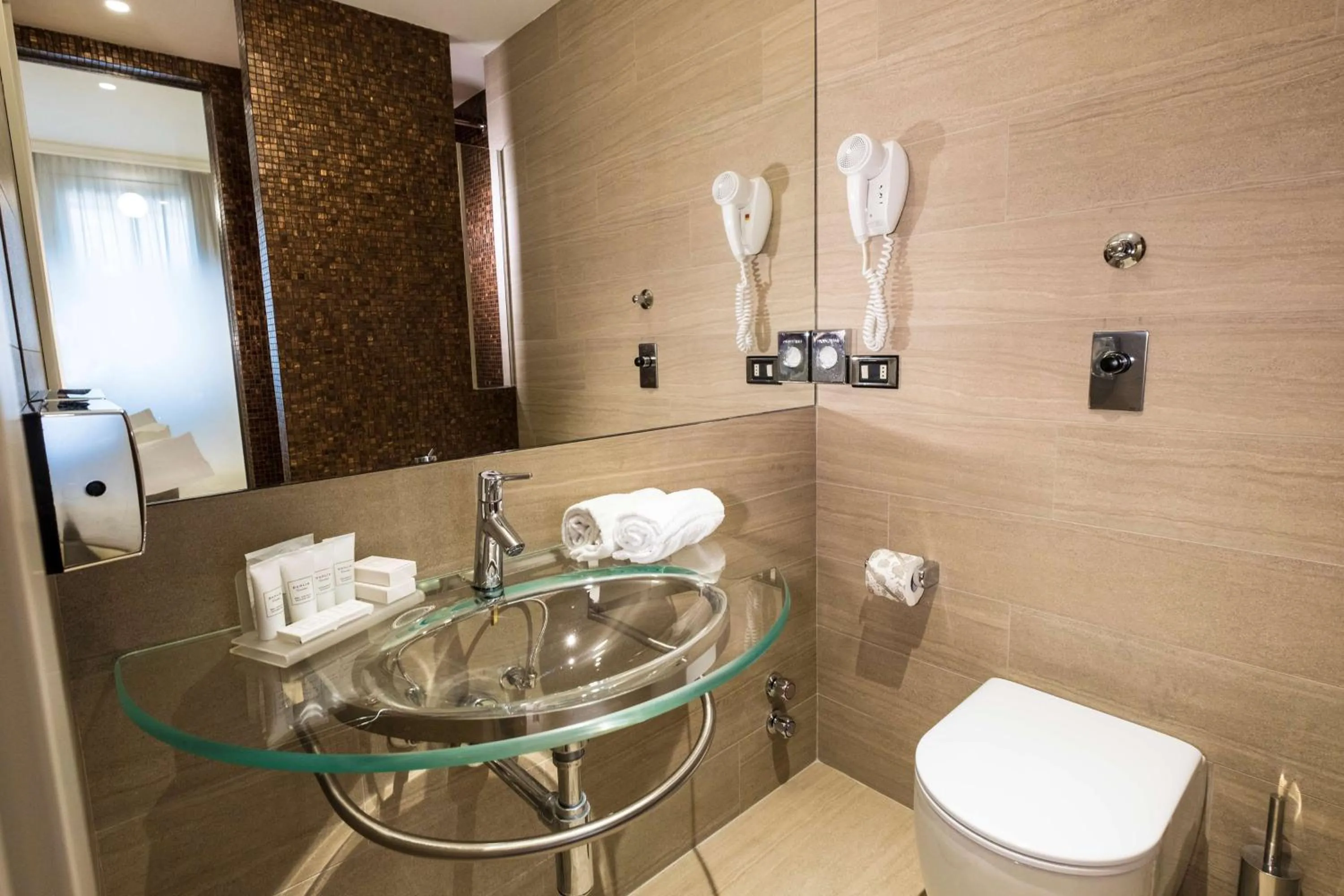 Toilet in Best Western Hotel City