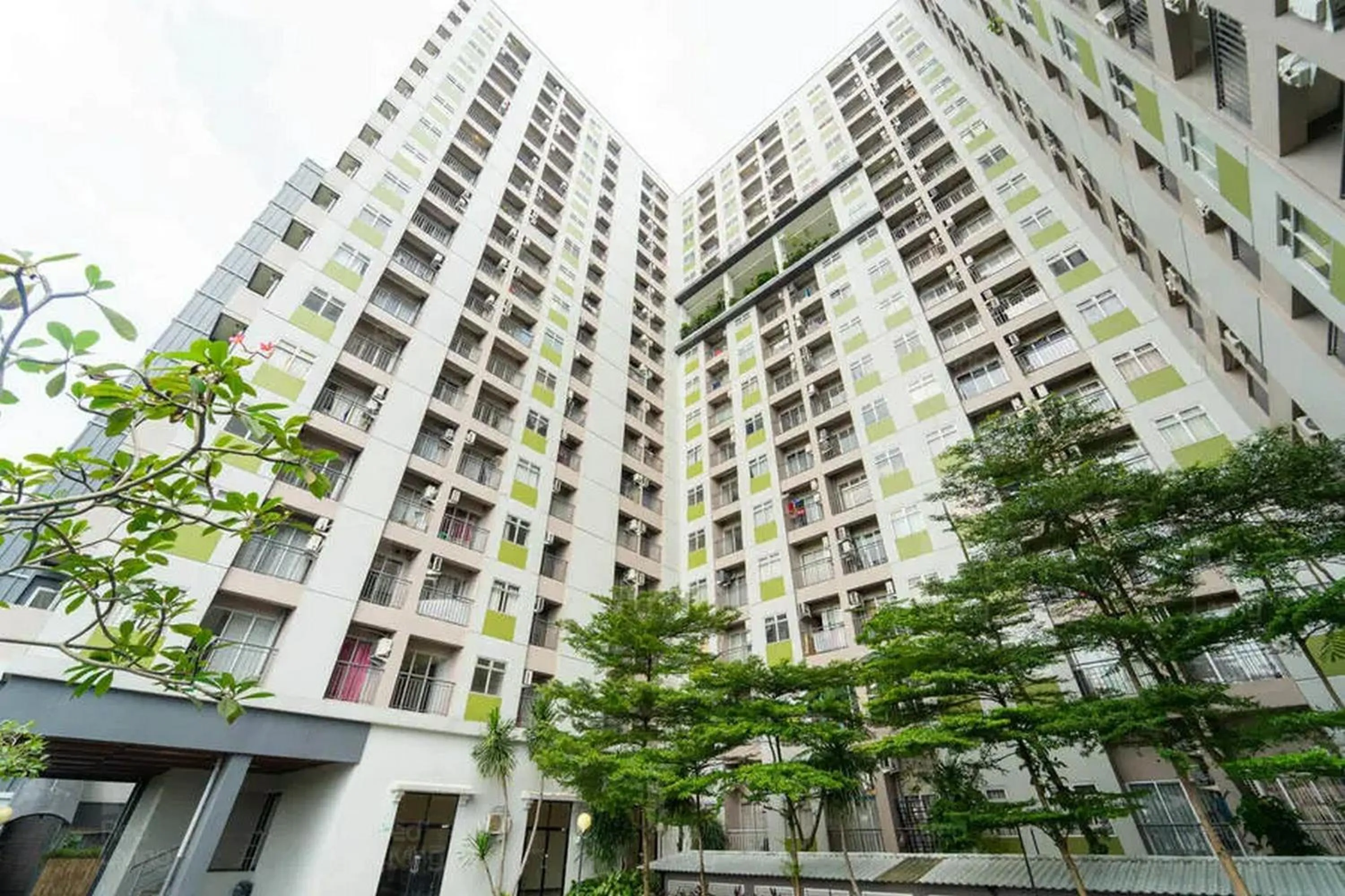 Property building in RedLiving Apartemen Serpong Green View - Sheena Property Tower B