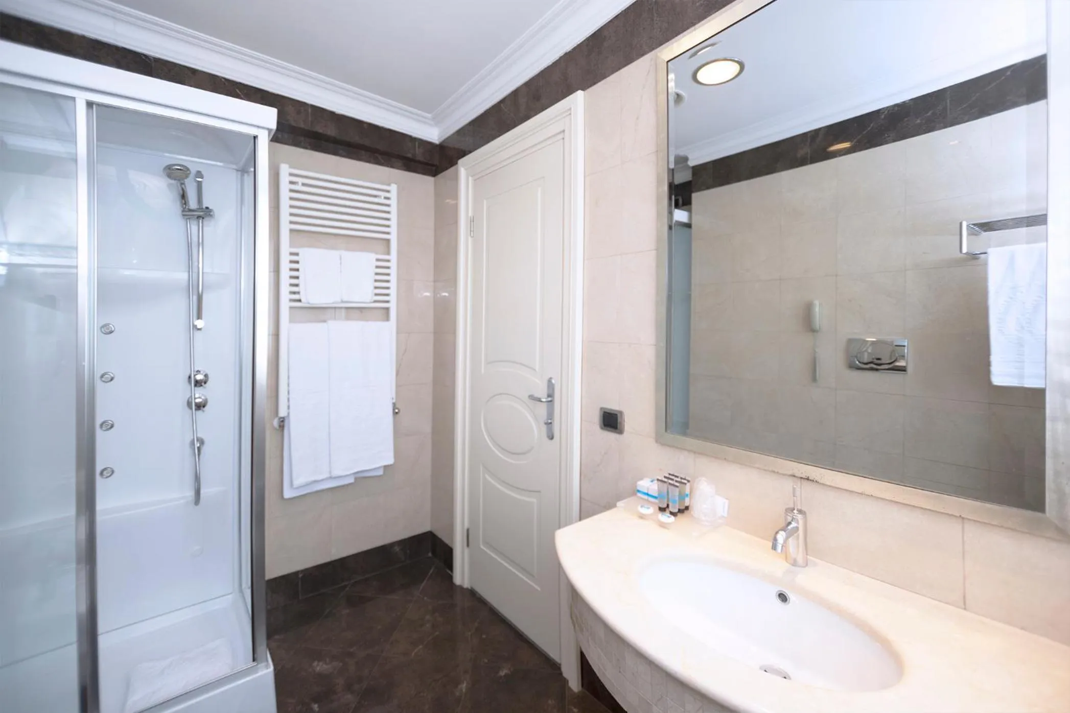 Bathroom in Hotel Regina Margherita