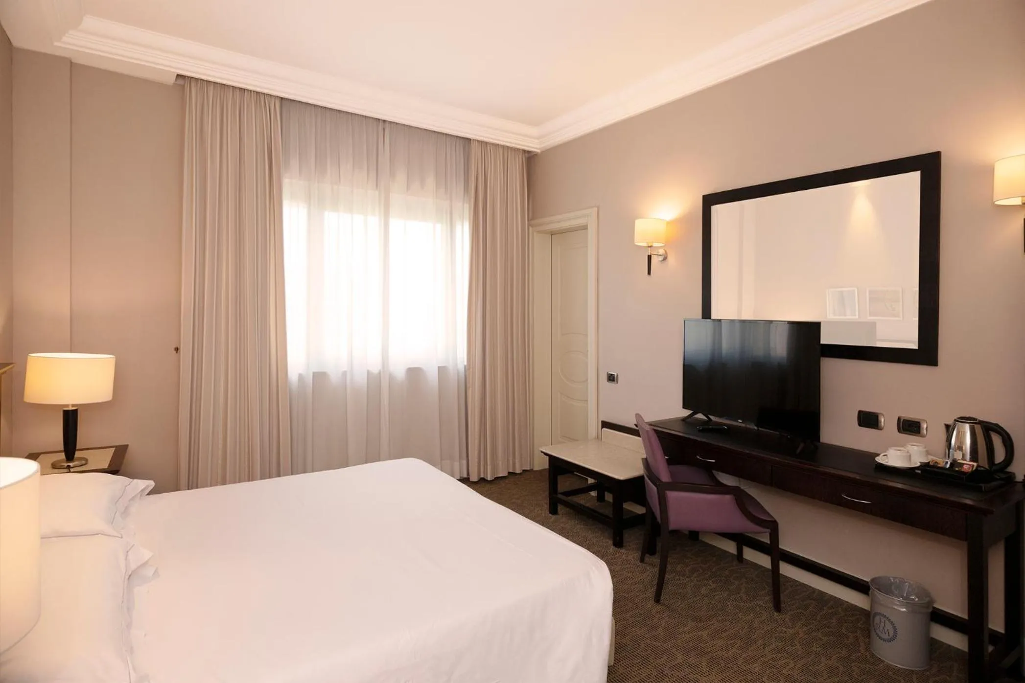 Photo of the whole room, Bed in Hotel Regina Margherita