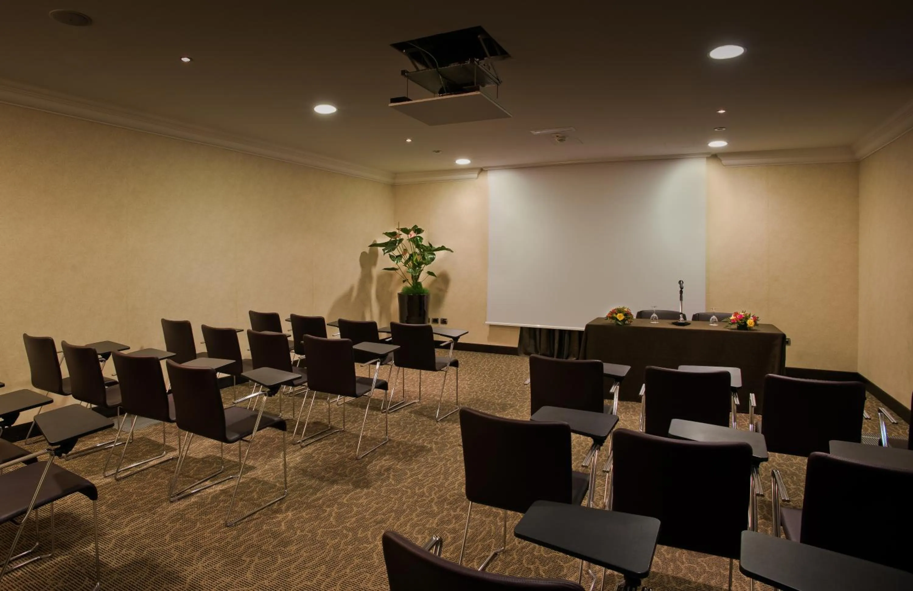 People in Hotel Regina Margherita