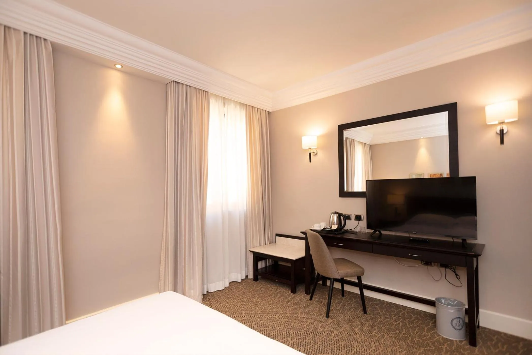 TV and multimedia, Bed in Hotel Regina Margherita