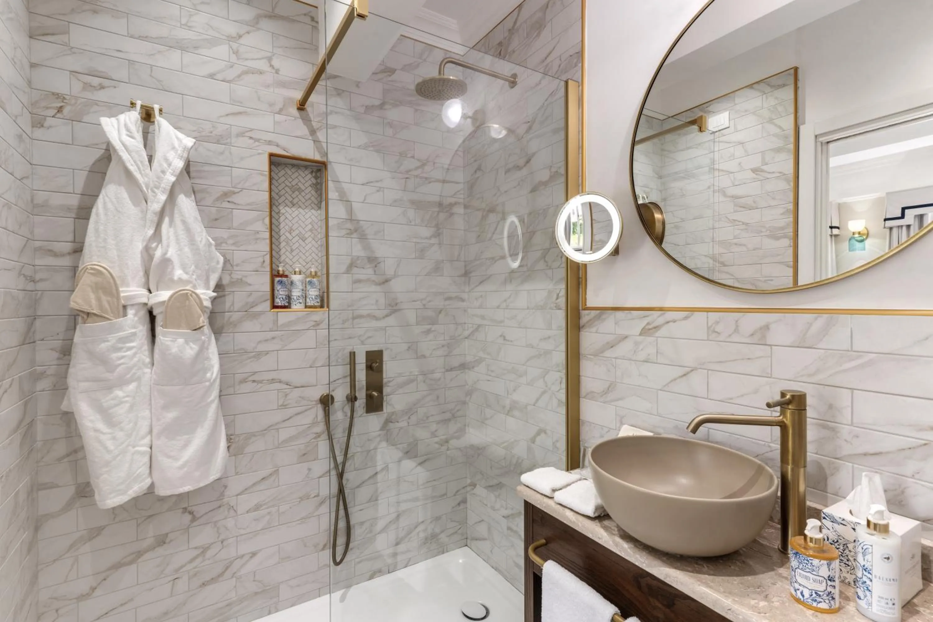 Bathroom in Hotel Mediterraneo Sorrento