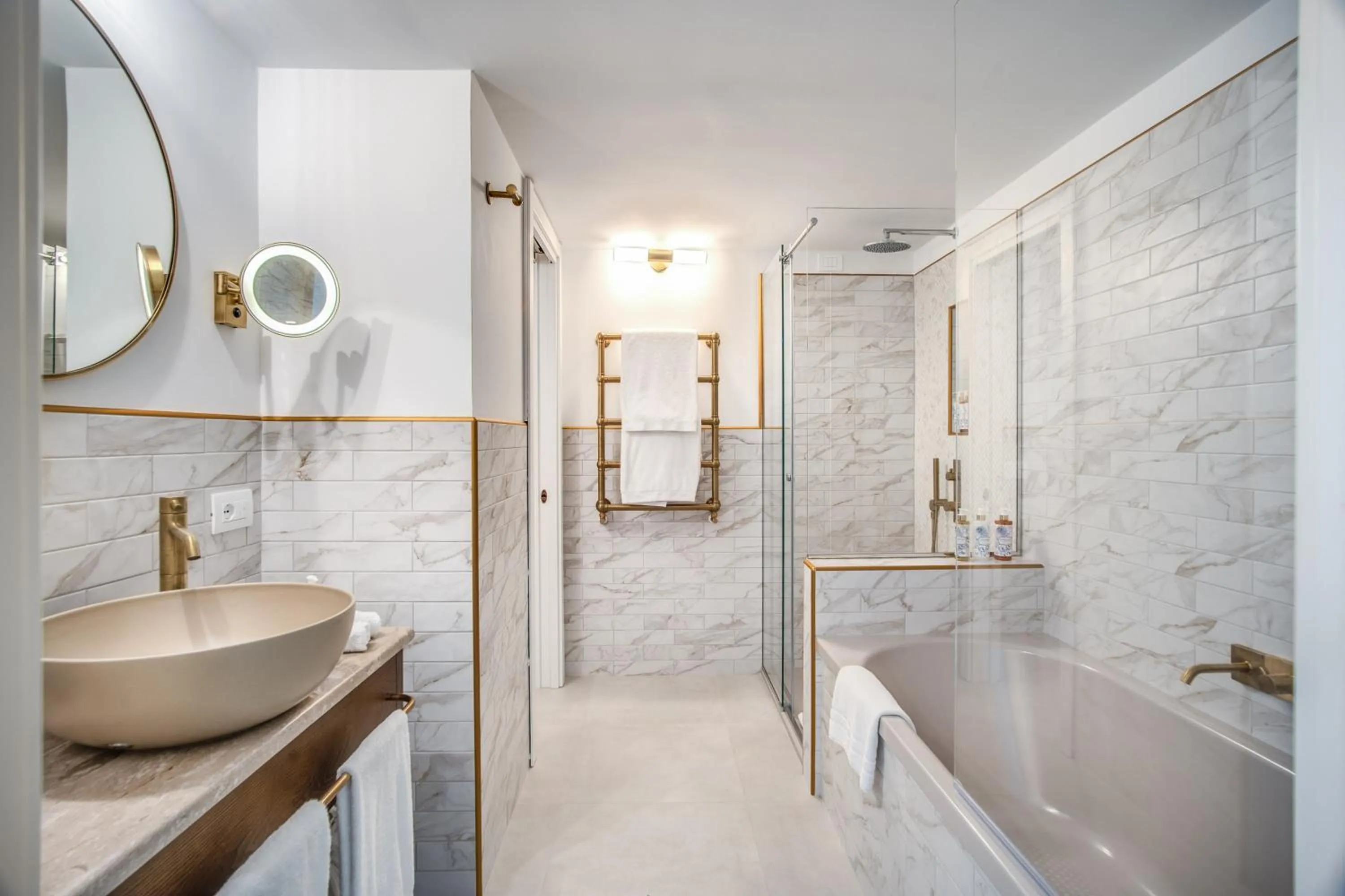 Bathroom in Hotel Mediterraneo Sorrento