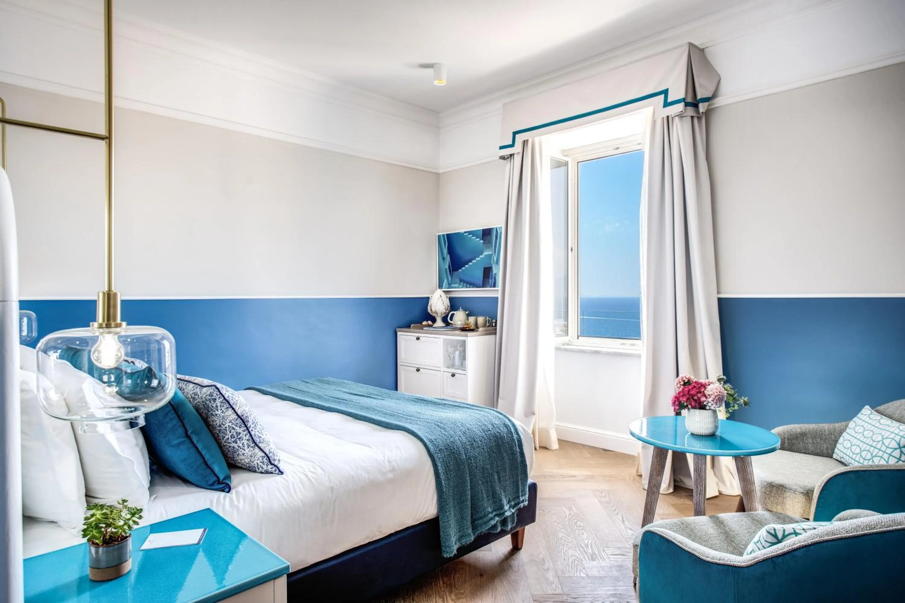 Photo of the whole room, Bed in Hotel Mediterraneo Sorrento