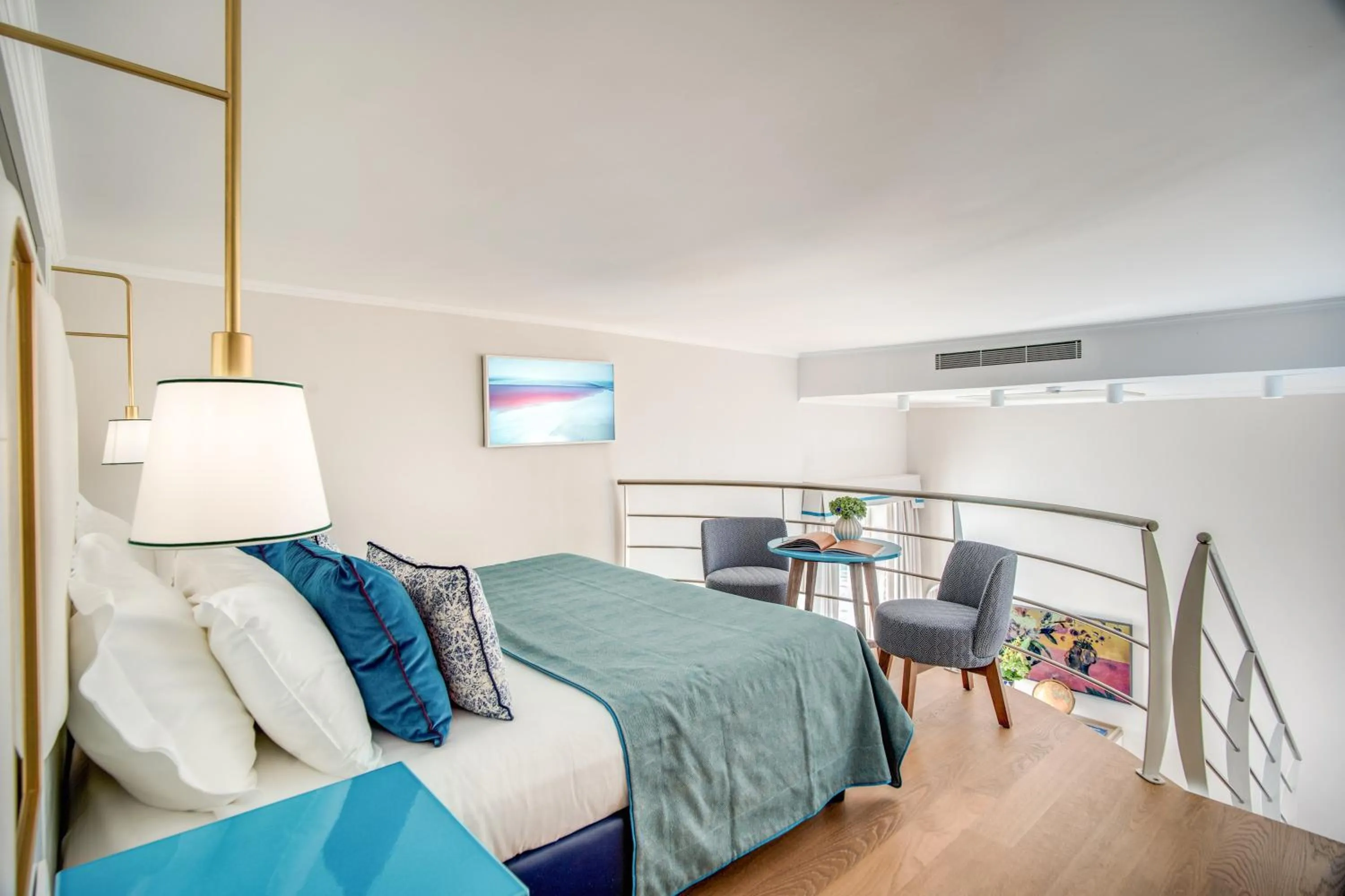 Bed in Hotel Mediterraneo Sorrento