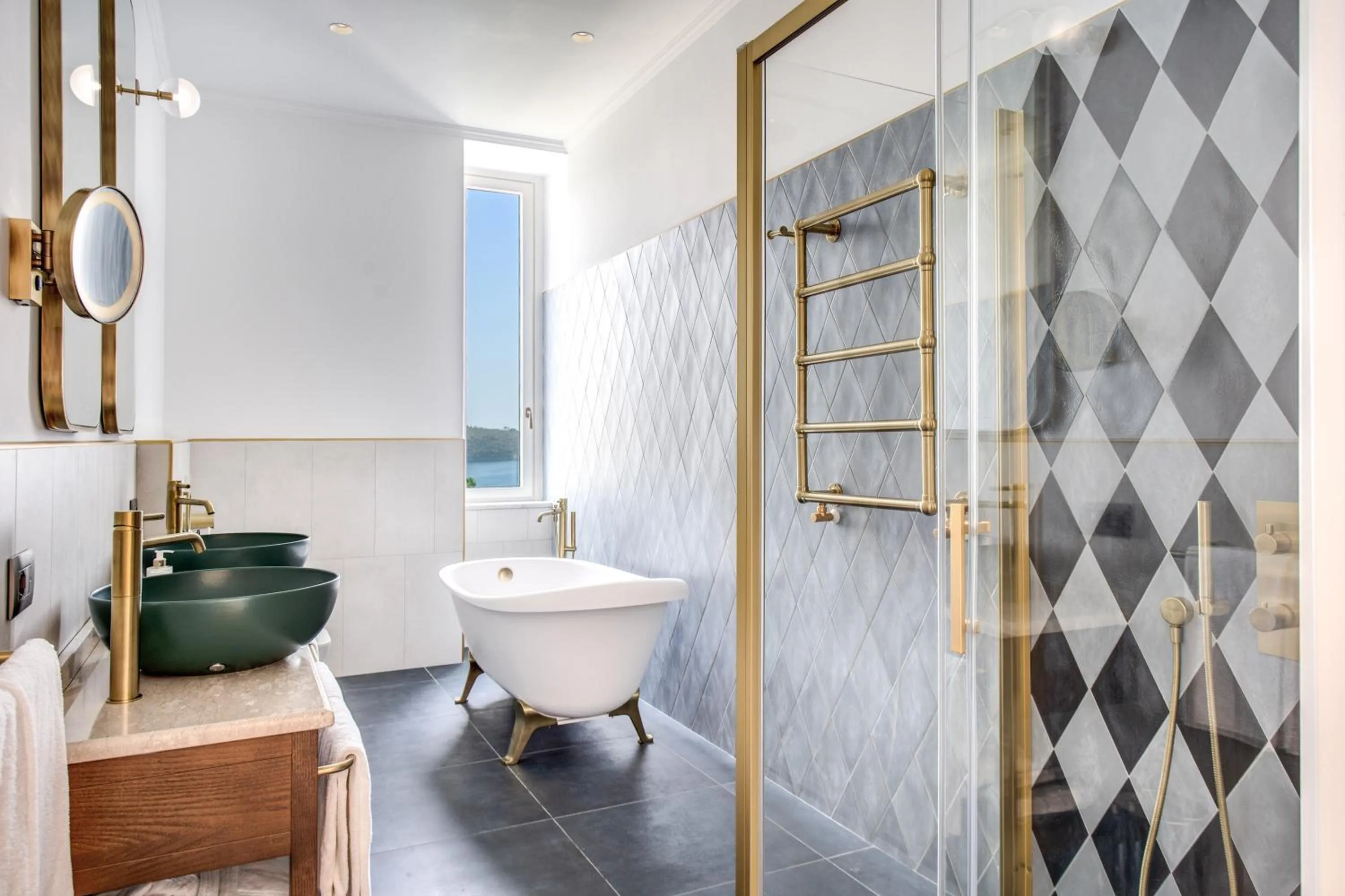 Bathroom in Hotel Mediterraneo Sorrento