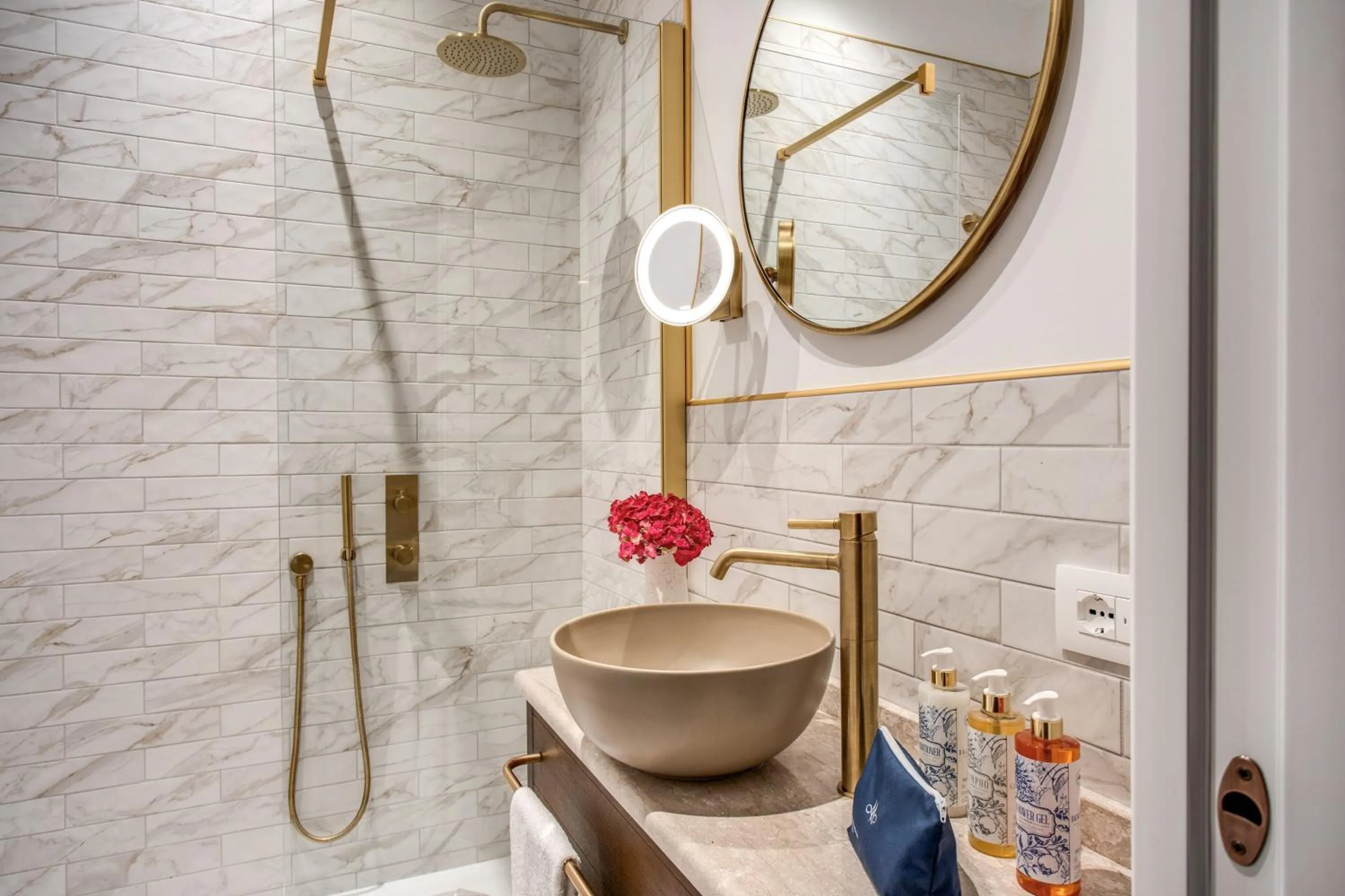 Bathroom in Hotel Mediterraneo Sorrento