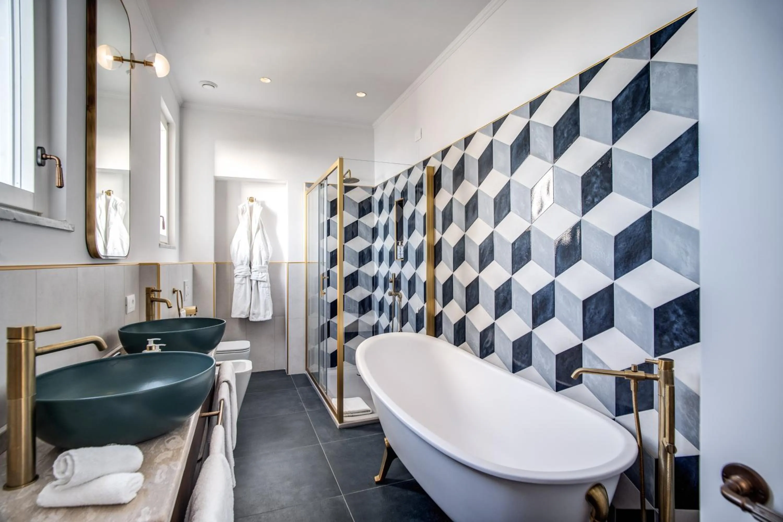 Bath in Hotel Mediterraneo Sorrento