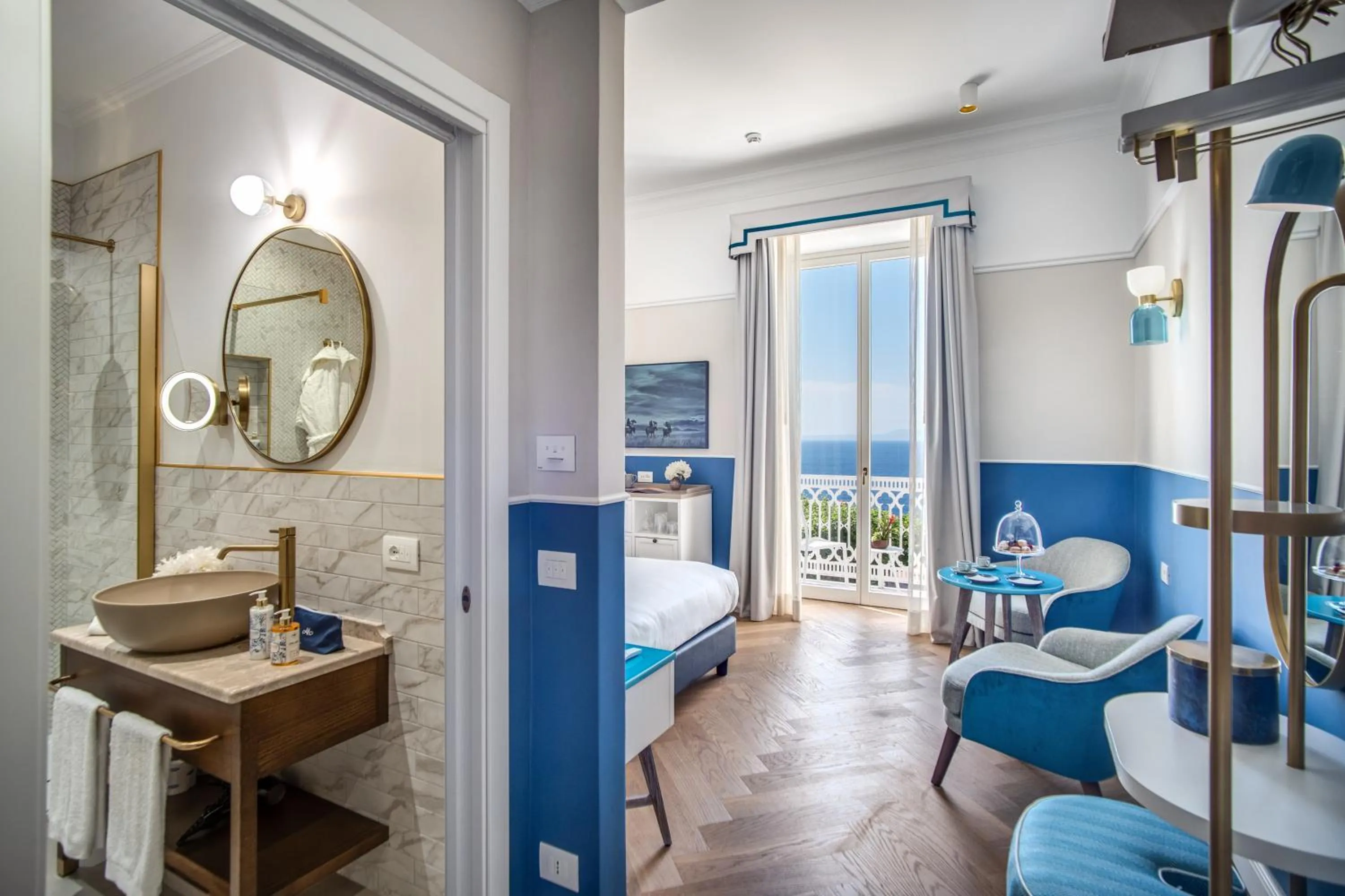 Photo of the whole room, Bed in Hotel Mediterraneo Sorrento