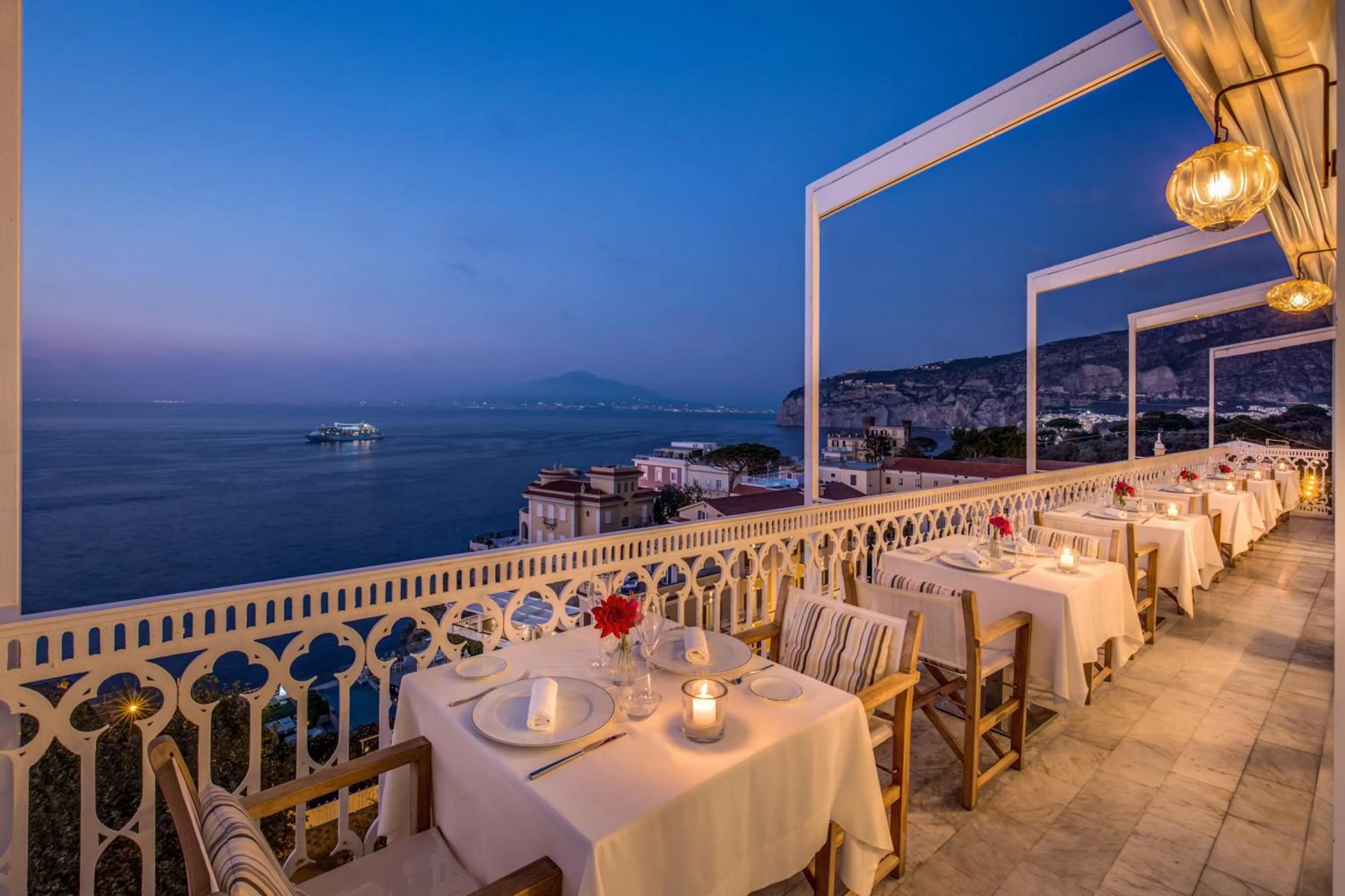 Restaurant/places to eat in Hotel Mediterraneo Sorrento