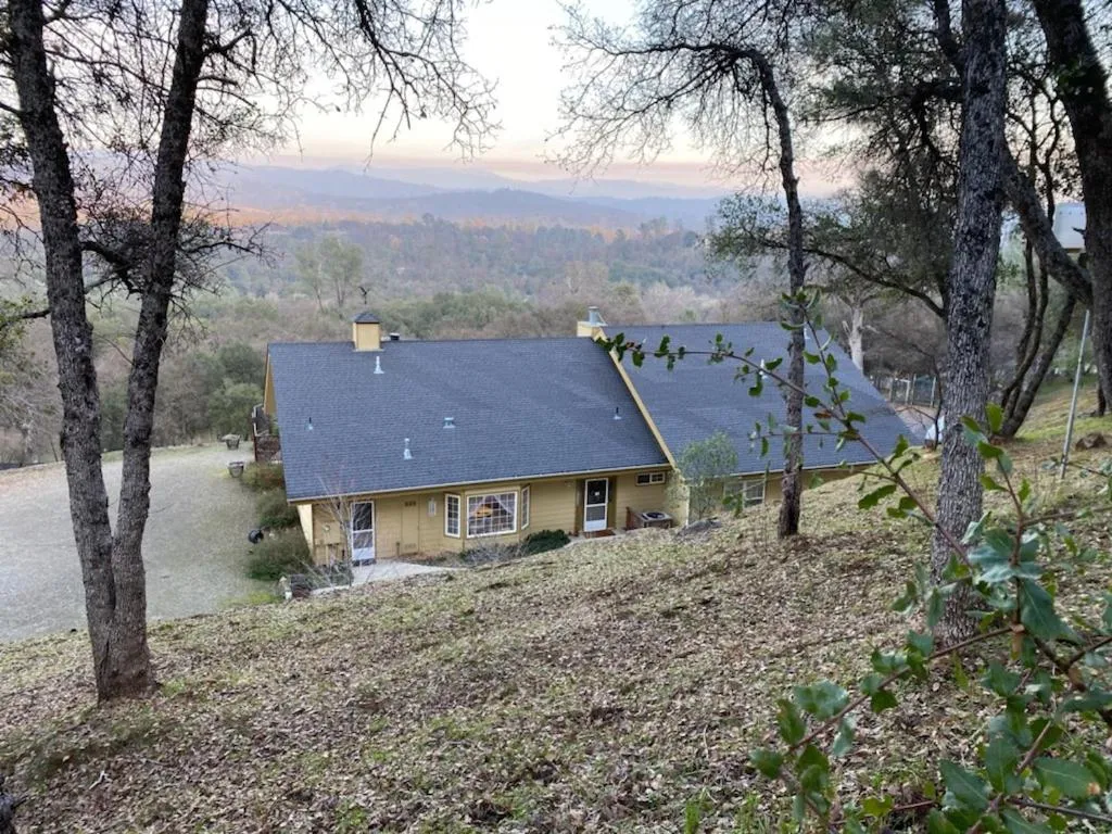 Property building in Sierra Ranch - A Yosemite Retreat