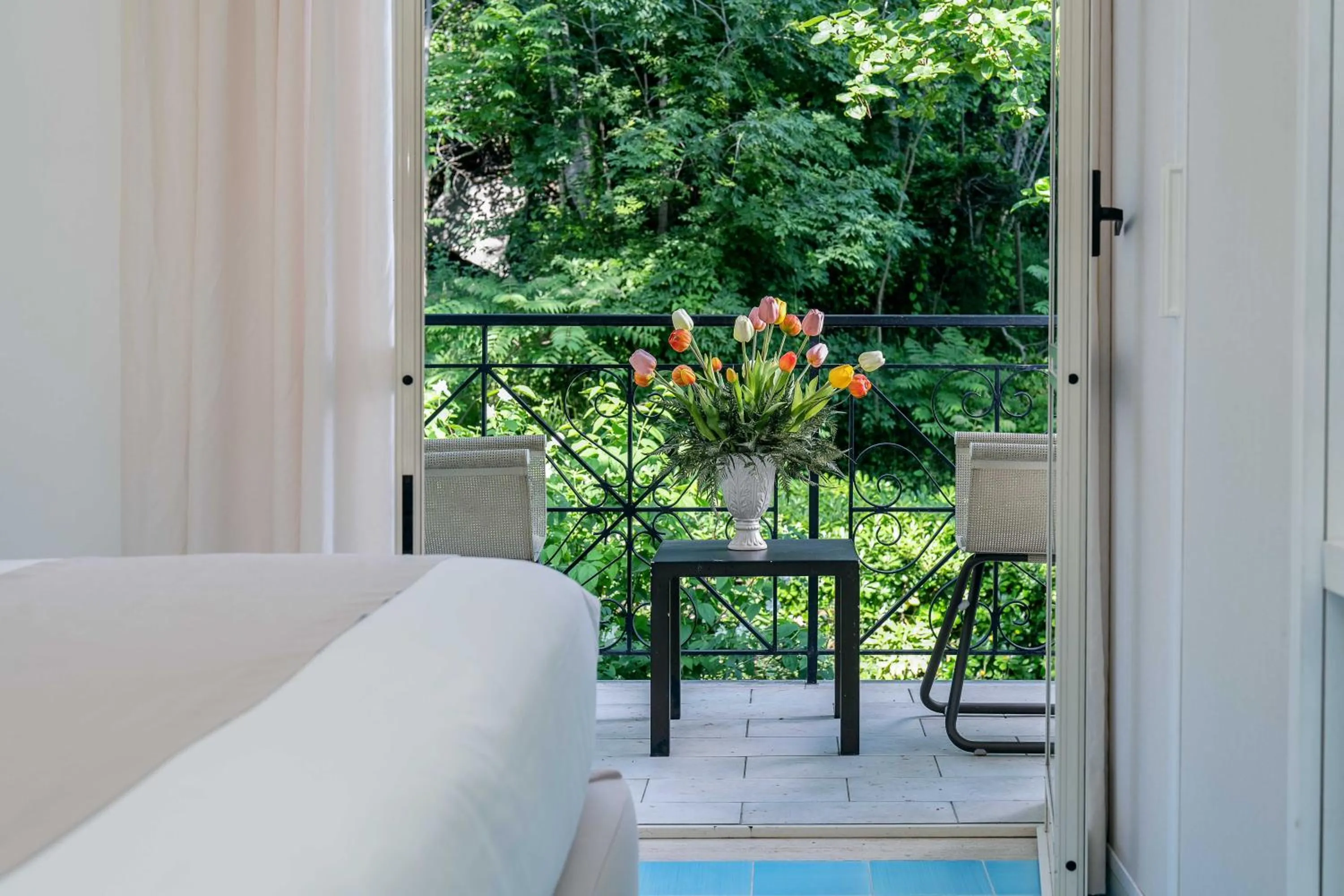 View (from property/room), Bed in Hotel Le Axidie