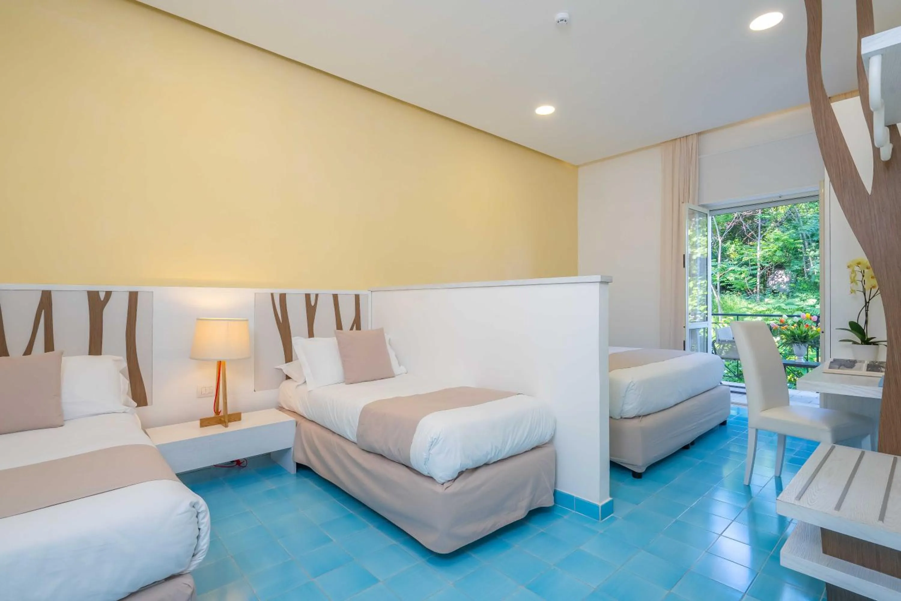 Photo of the whole room, Bed in Hotel Le Axidie