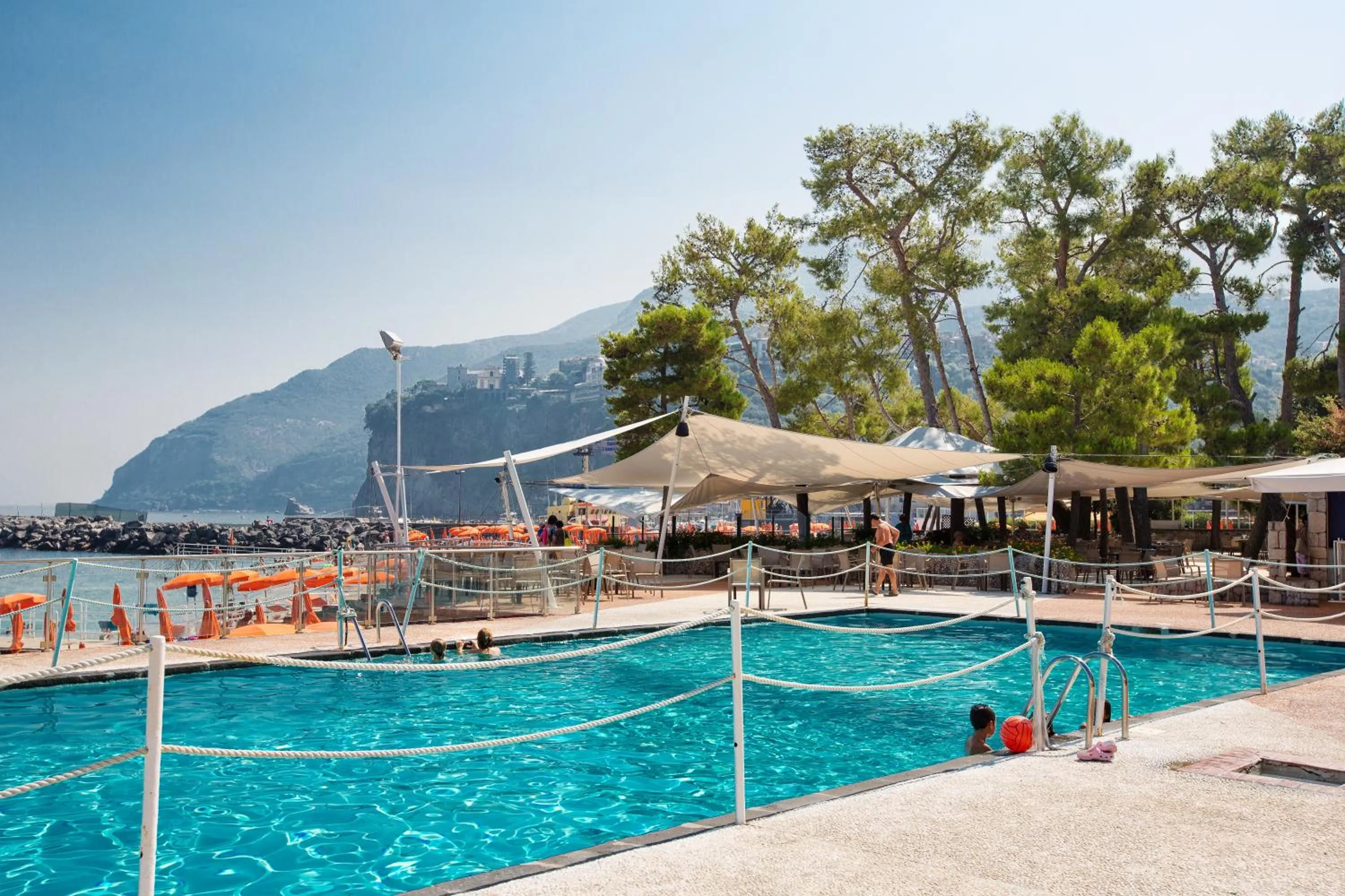 Swimming pool in Hotel Le Axidie