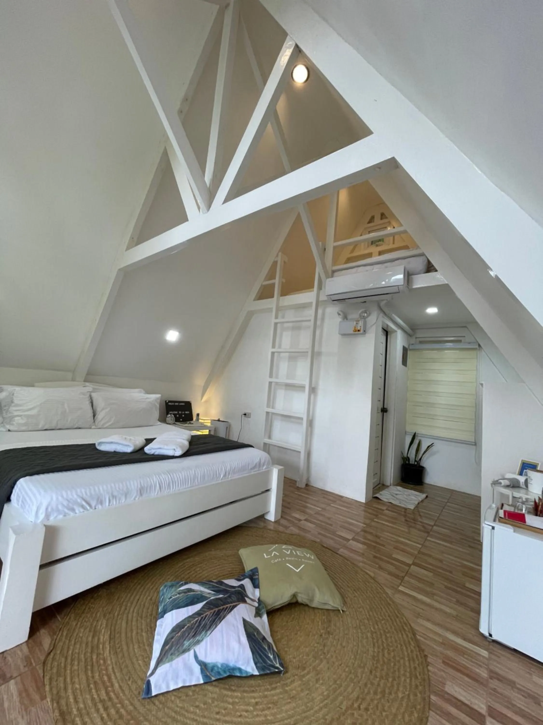 Restaurant/places to eat, Bed in La View Mountain Resort