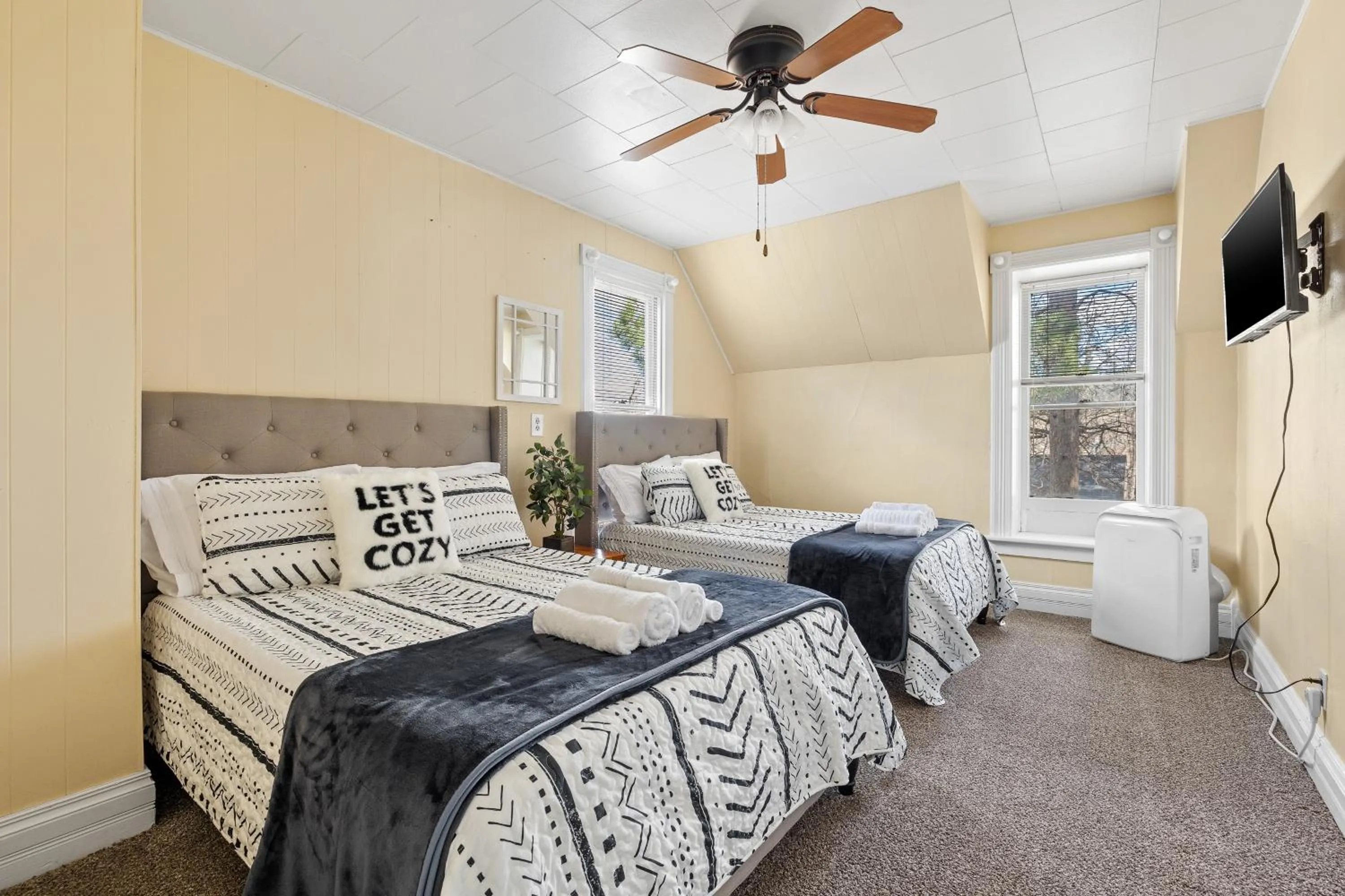 Bed in Spearfish Cottages