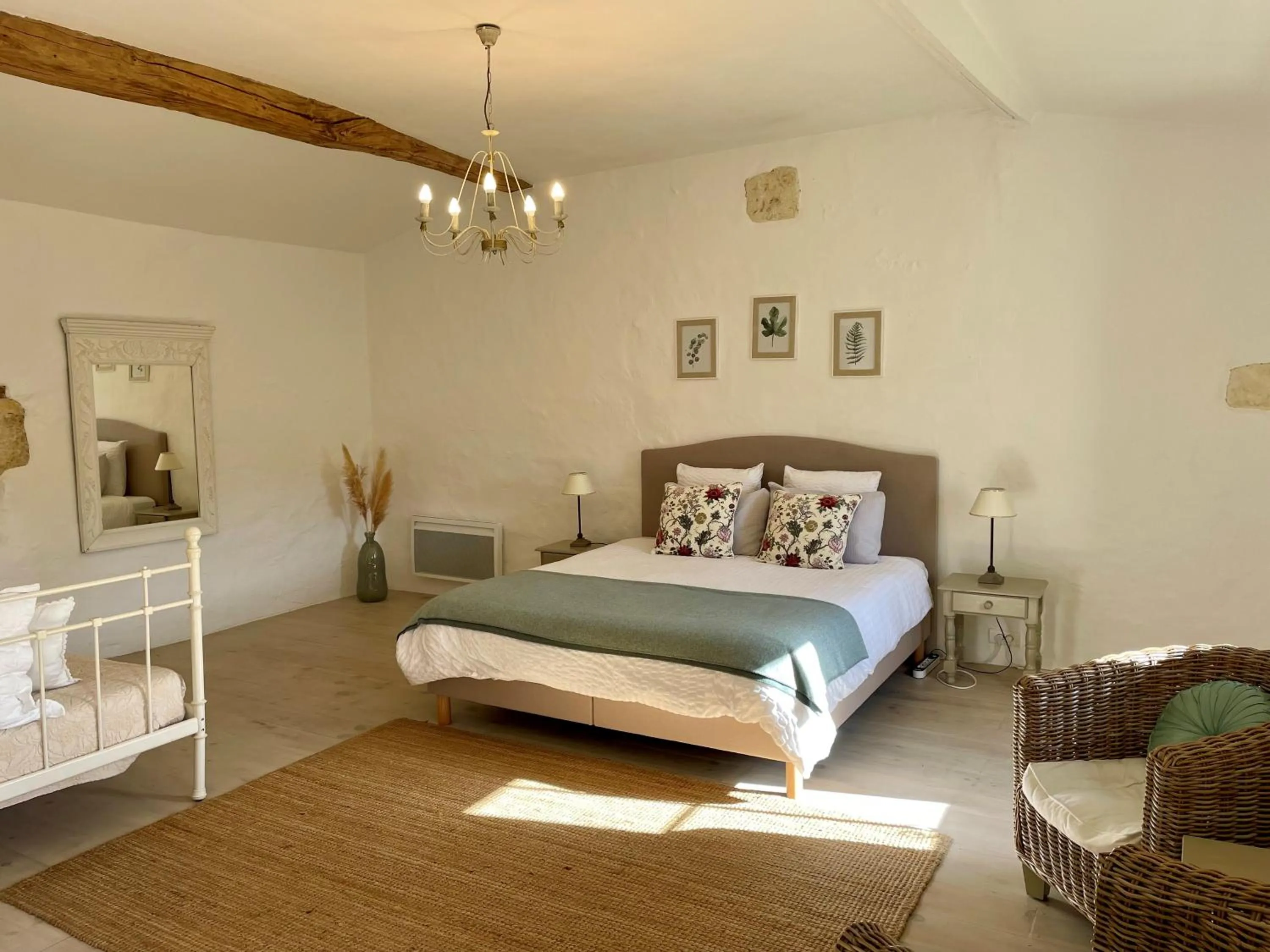 Bedroom, Bed in La Vigne d'Or