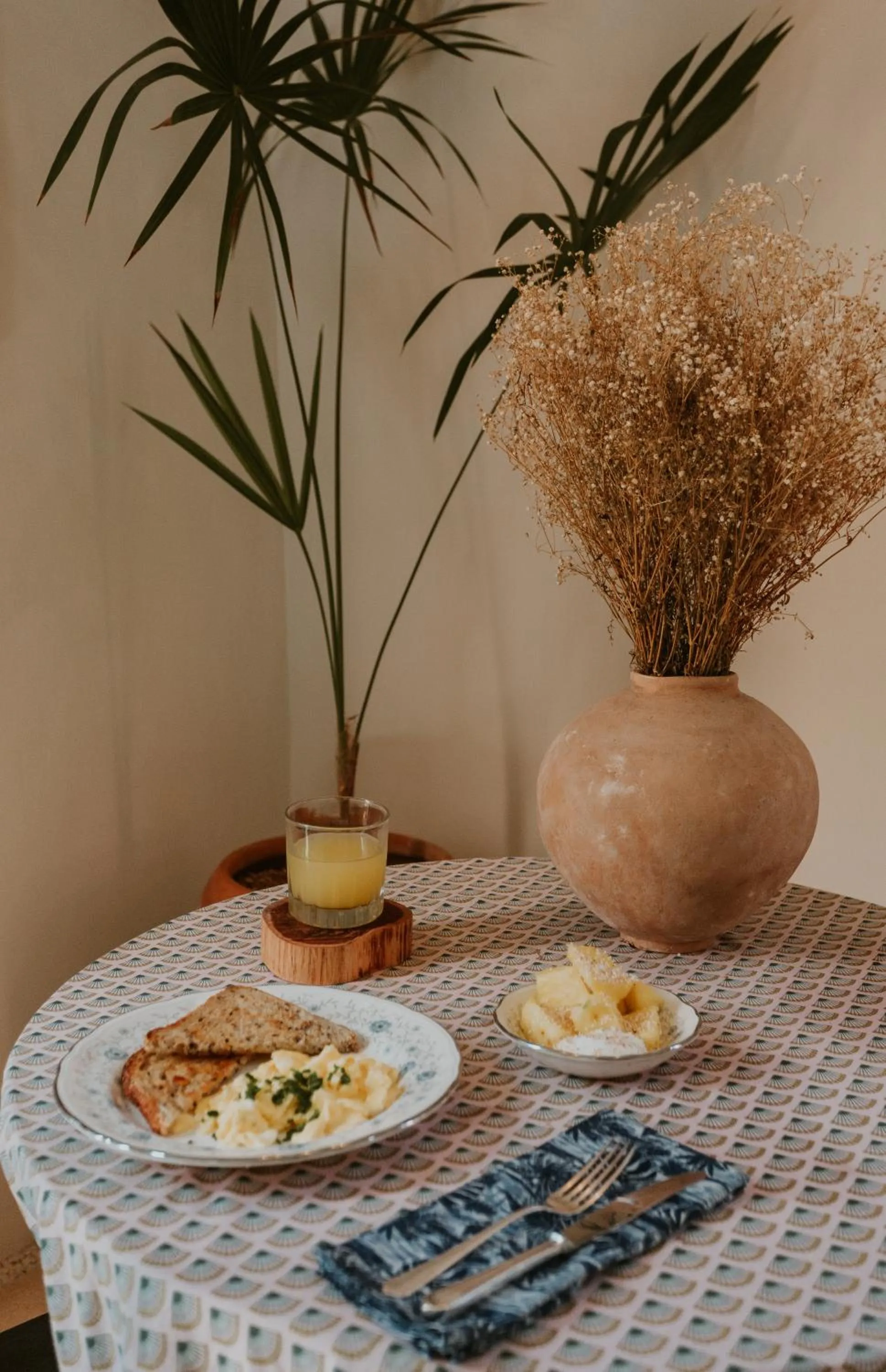 Breakfast in Galopina