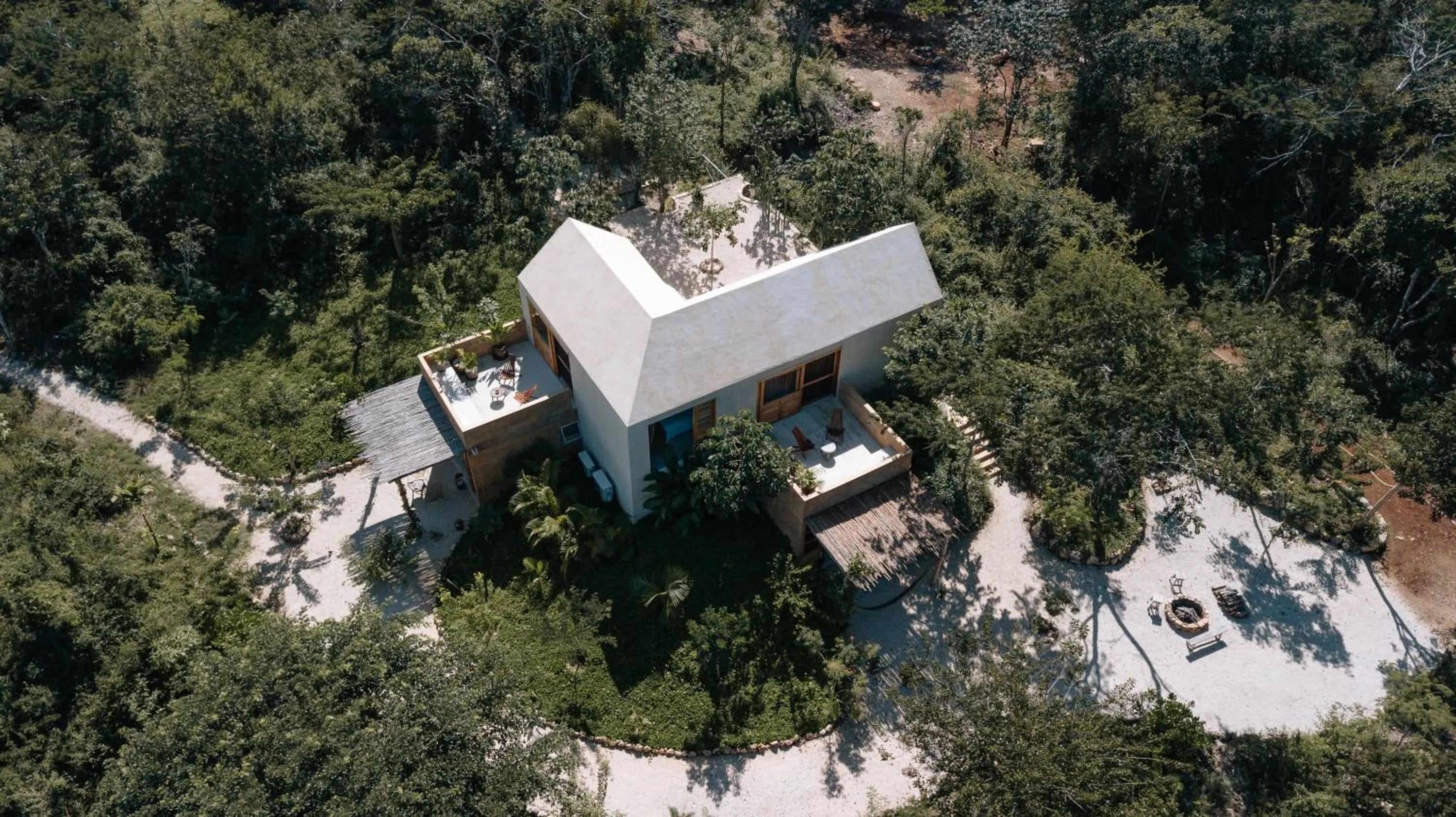 Property building in Galopina