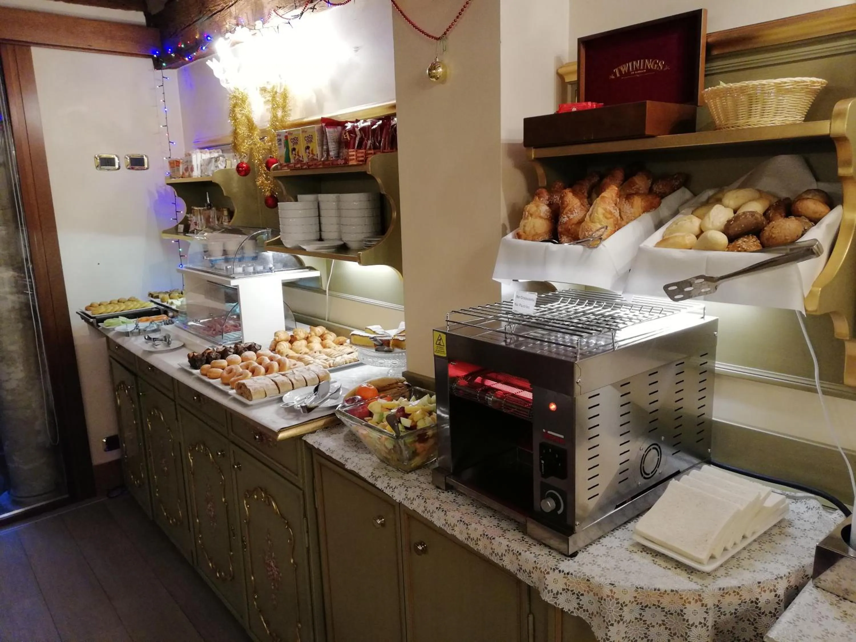 Food and drinks in Hotel Al Ponte Mocenigo