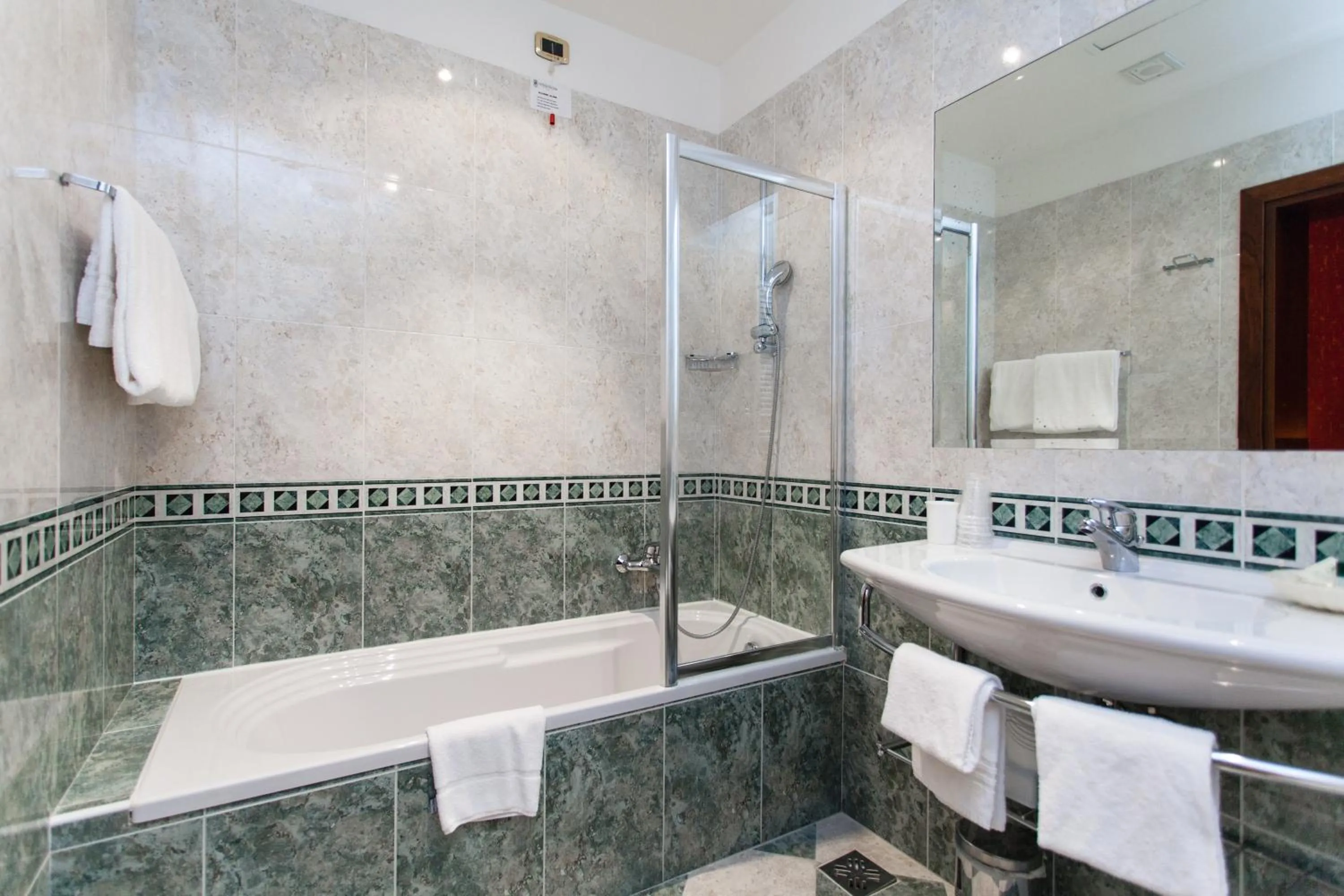 Bathroom in Hotel Al Ponte Mocenigo